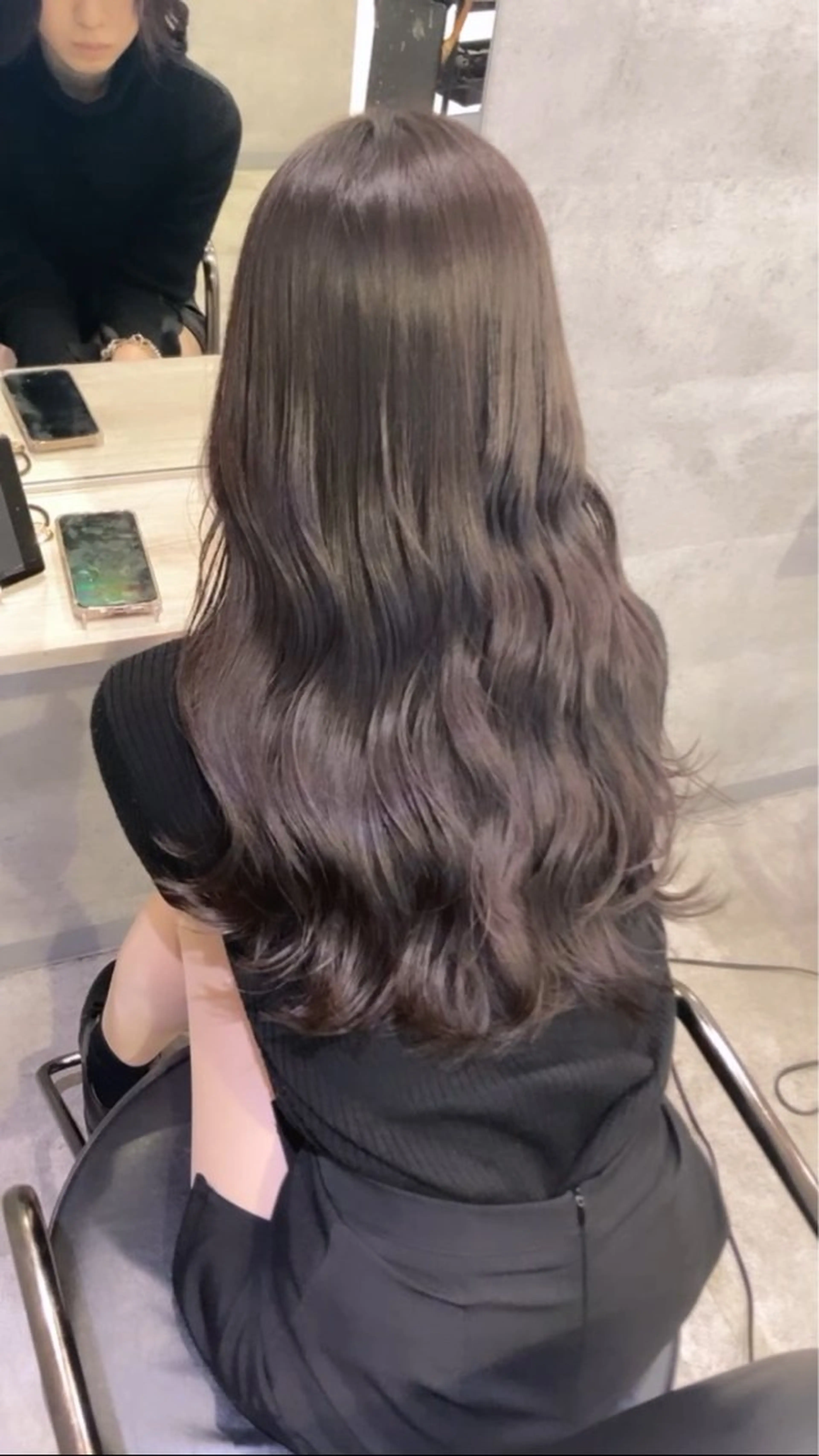 ロング カラー _WHITE 天王寺のヘアスタイル