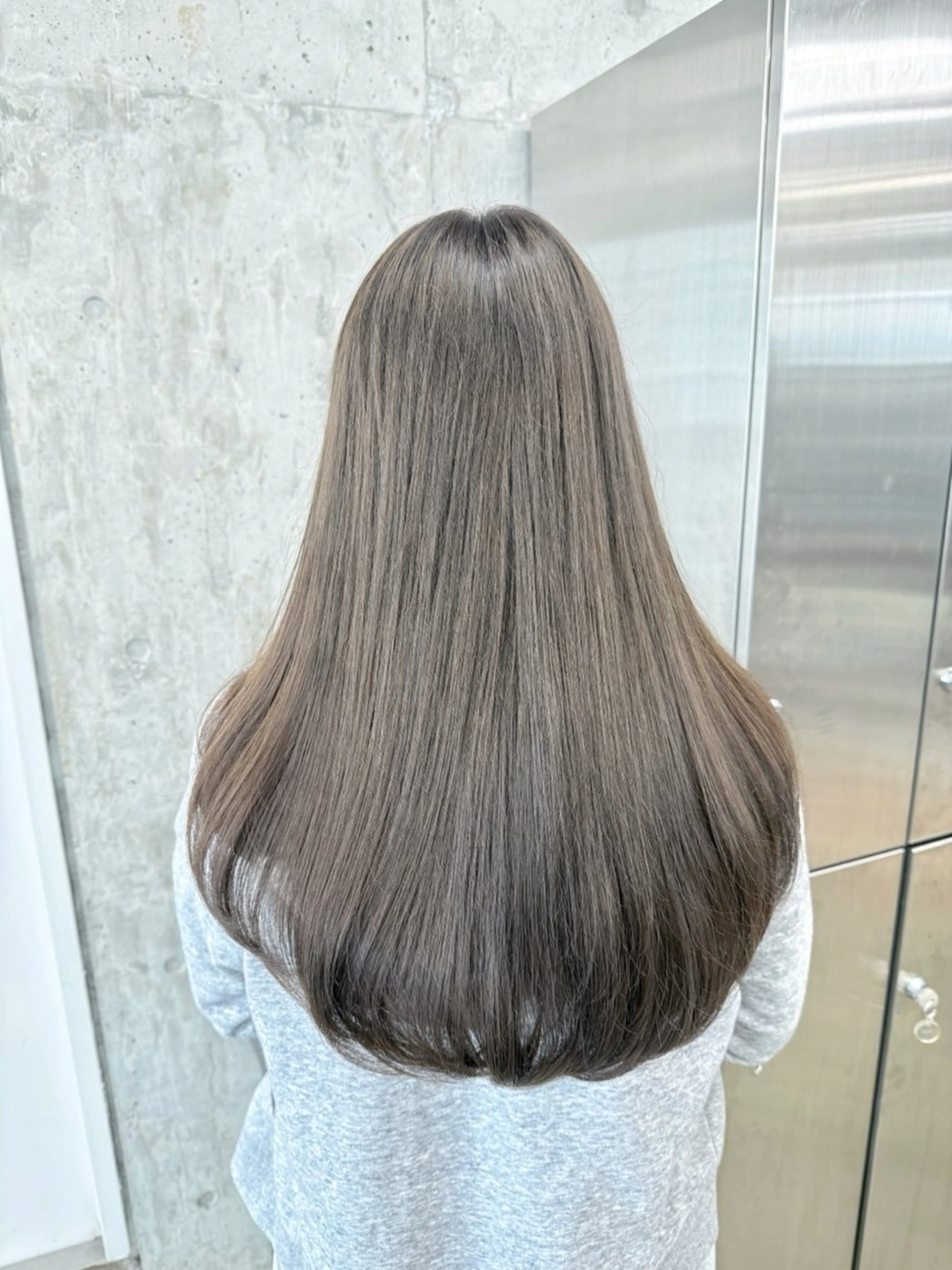 ロング カラー 透明感カラー グレージュ カット ヘアカラー トリートメント 高橋大樹/グレージュ 透明感/髪質改善のヘアスタイル