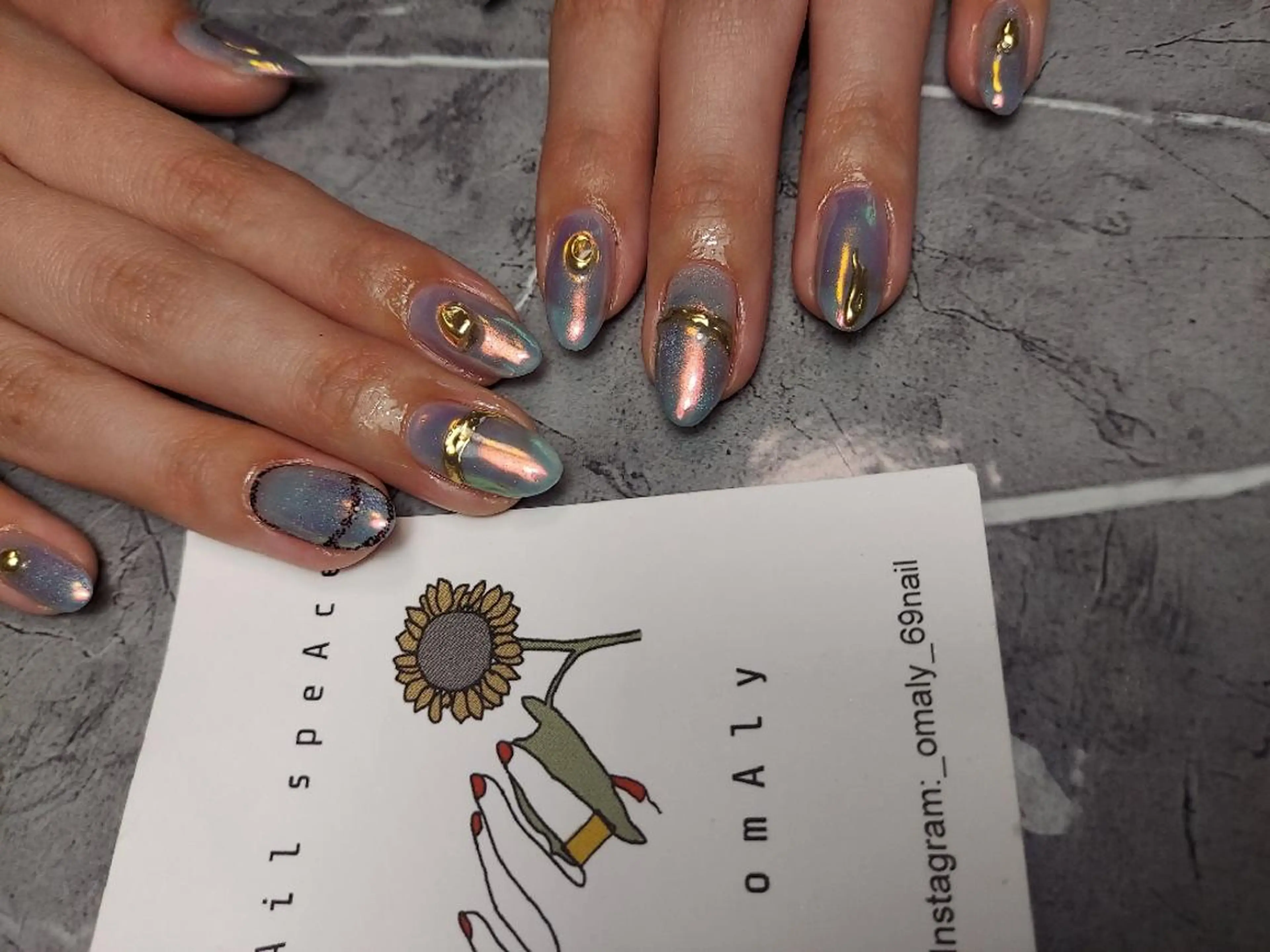 ミディアム ネイル アートネイル Nailspeace Omalyのネイルデザイン