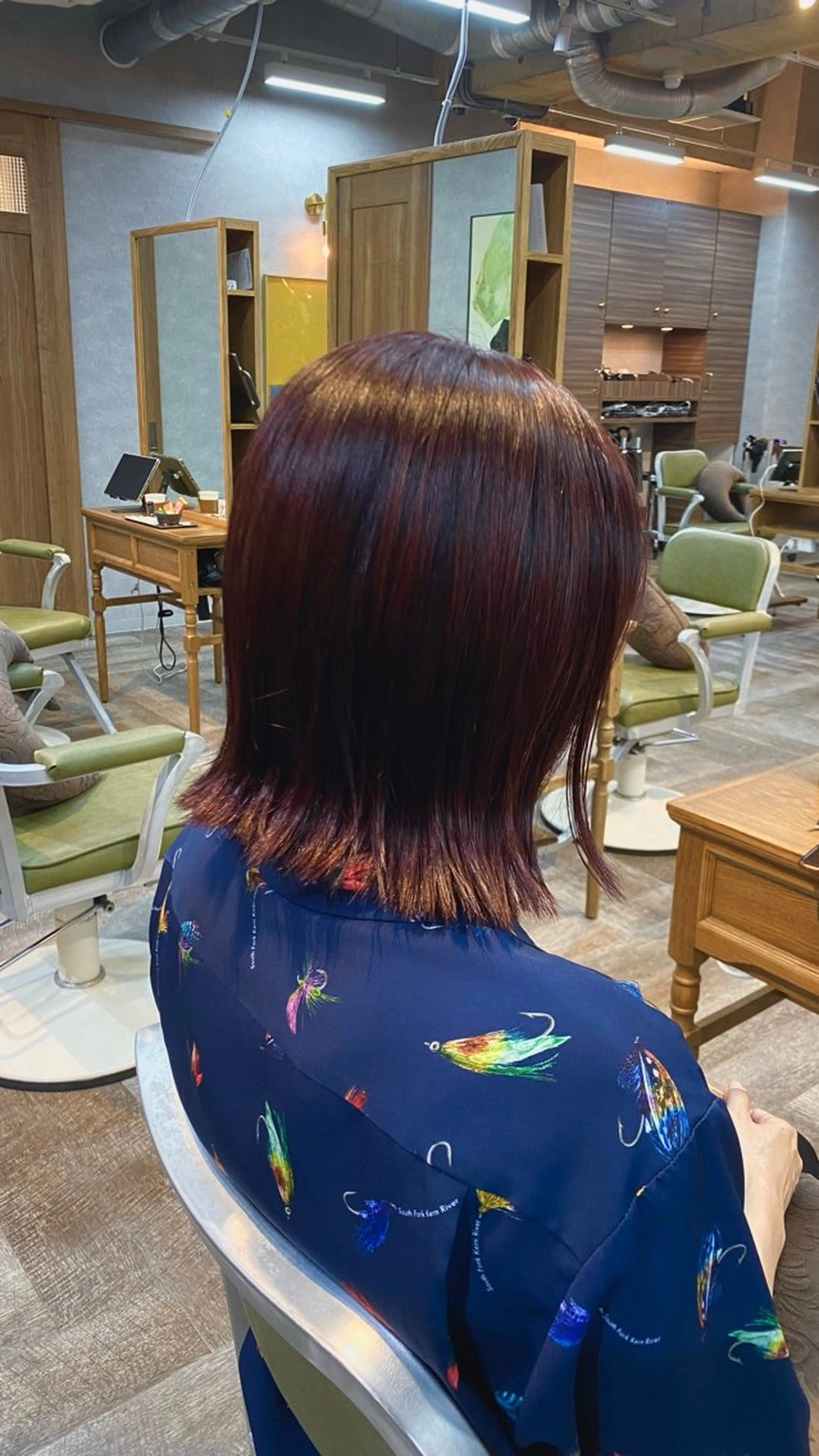 ミディアム ヘアカラー 飯田 雷晟のヘアスタイル