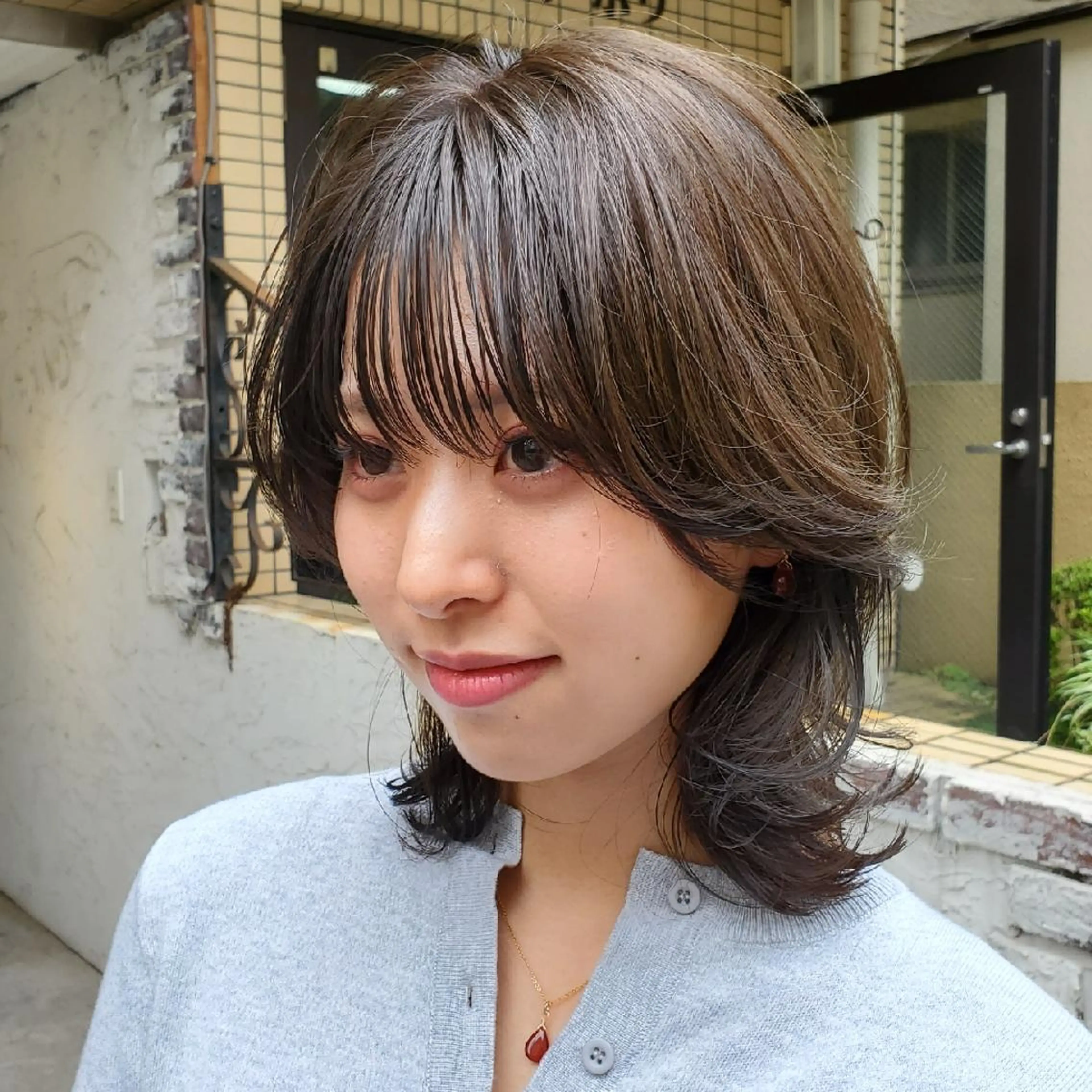 セミロング カラー 切りっぱなしボブ ショートボブ セミロングパーマ バレイヤージュ ベージュカラー カット ヘアカラー トリートメント 韓国ヘア レイヤー くびれヘアMATSUのヘアスタイル