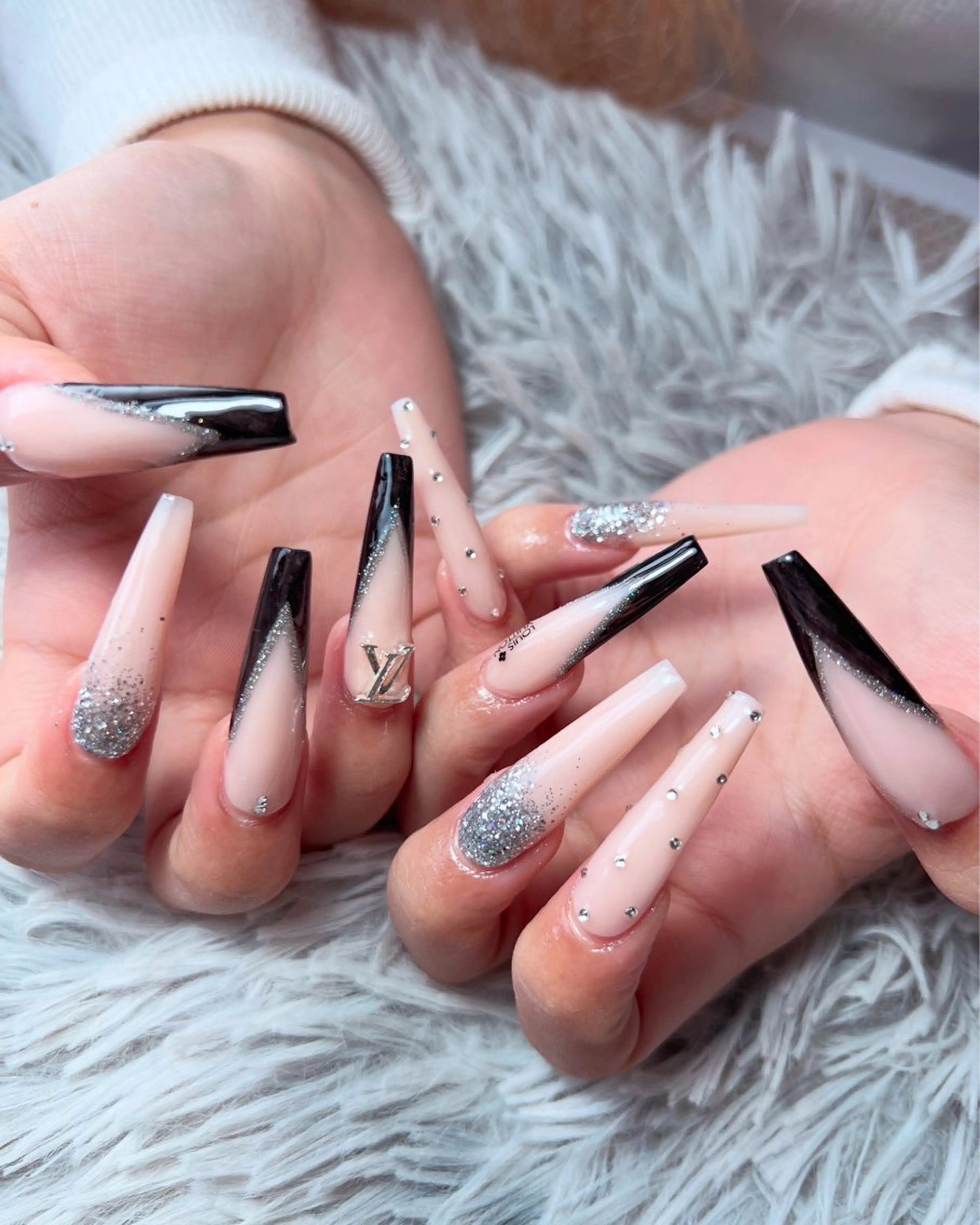 ネイル フレンチネイル スカルプネイル ハンドネイル シェヌネイル JURAのネイルデザイン