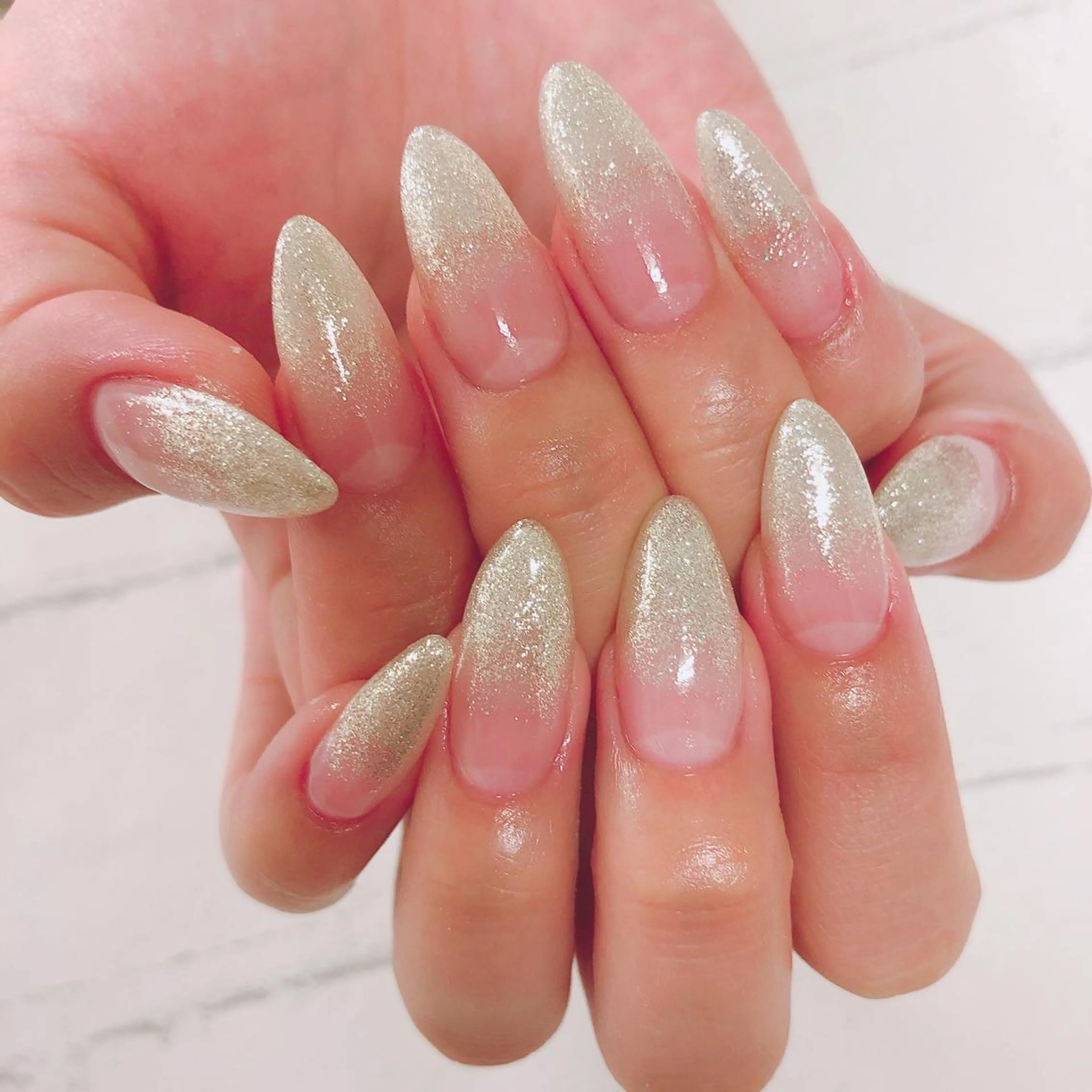 ネイル ゴールド グラデーション ラメ(グリッター) ラメグラデーション スカルプネイル ono megumiのネイルデザイン