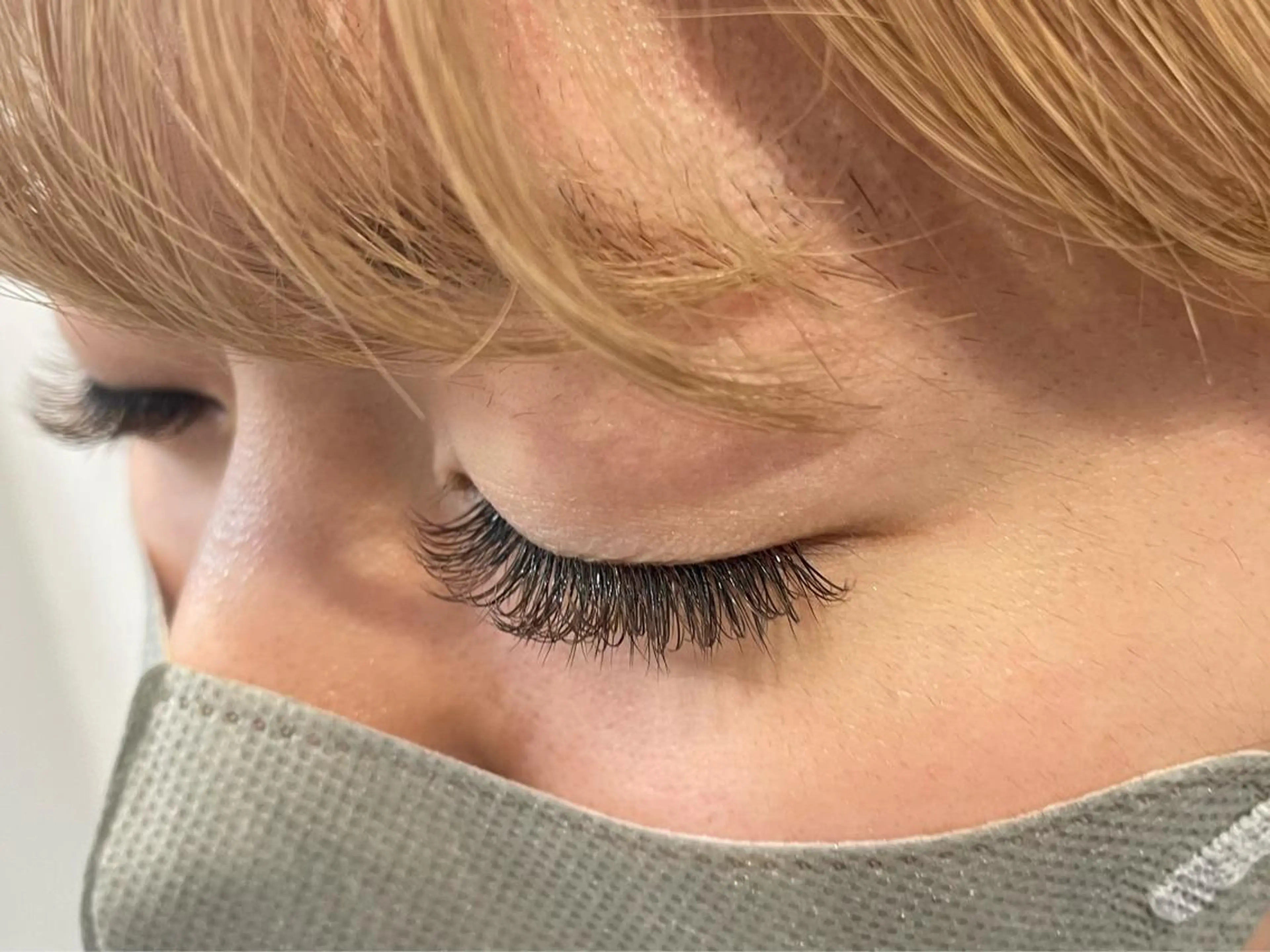 マツエク・マツパ 付け放題 カラーマツエク マツエク Lily NAOMIのマツエク・マツパデザイン