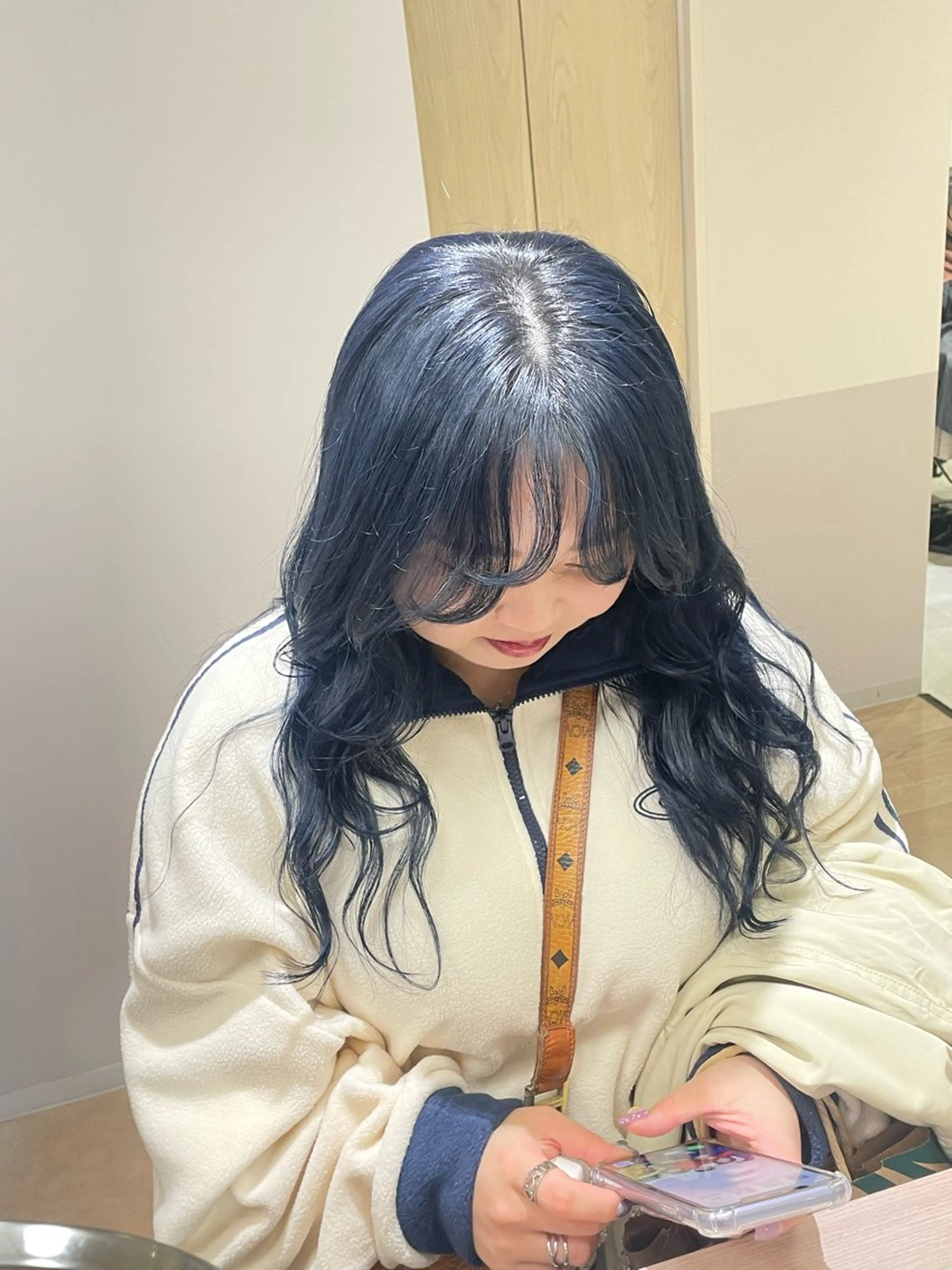 🩵人気メニュー🩵 カット ＋ ケアブリーチカラー ＋カラー ＋ 3step トリートメント (内部補修)付きの写真