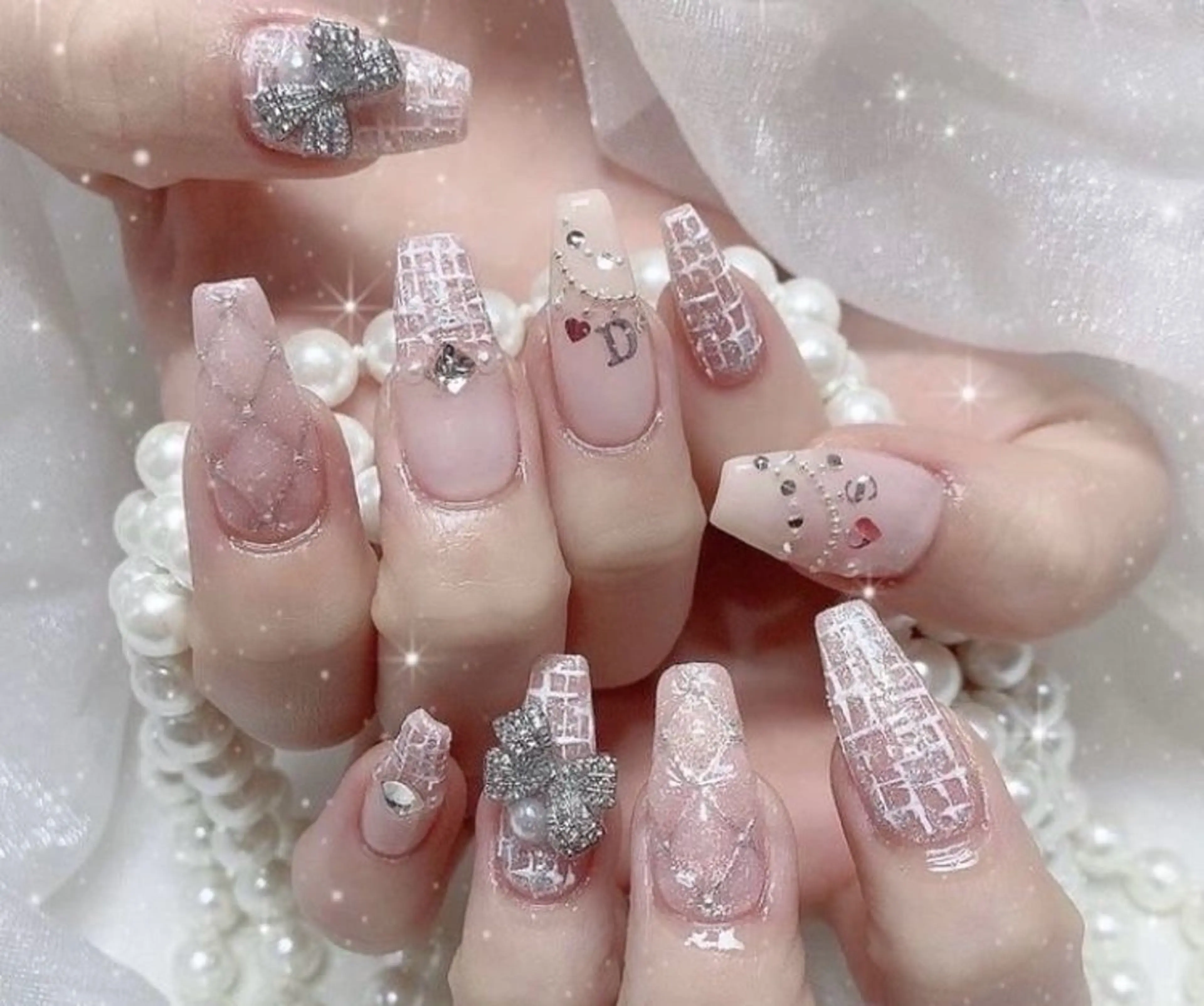 ネイル マグネットネイル ピンク ネイルチップ 冬ネイル クリスマス Lee Nailsのネイルデザイン