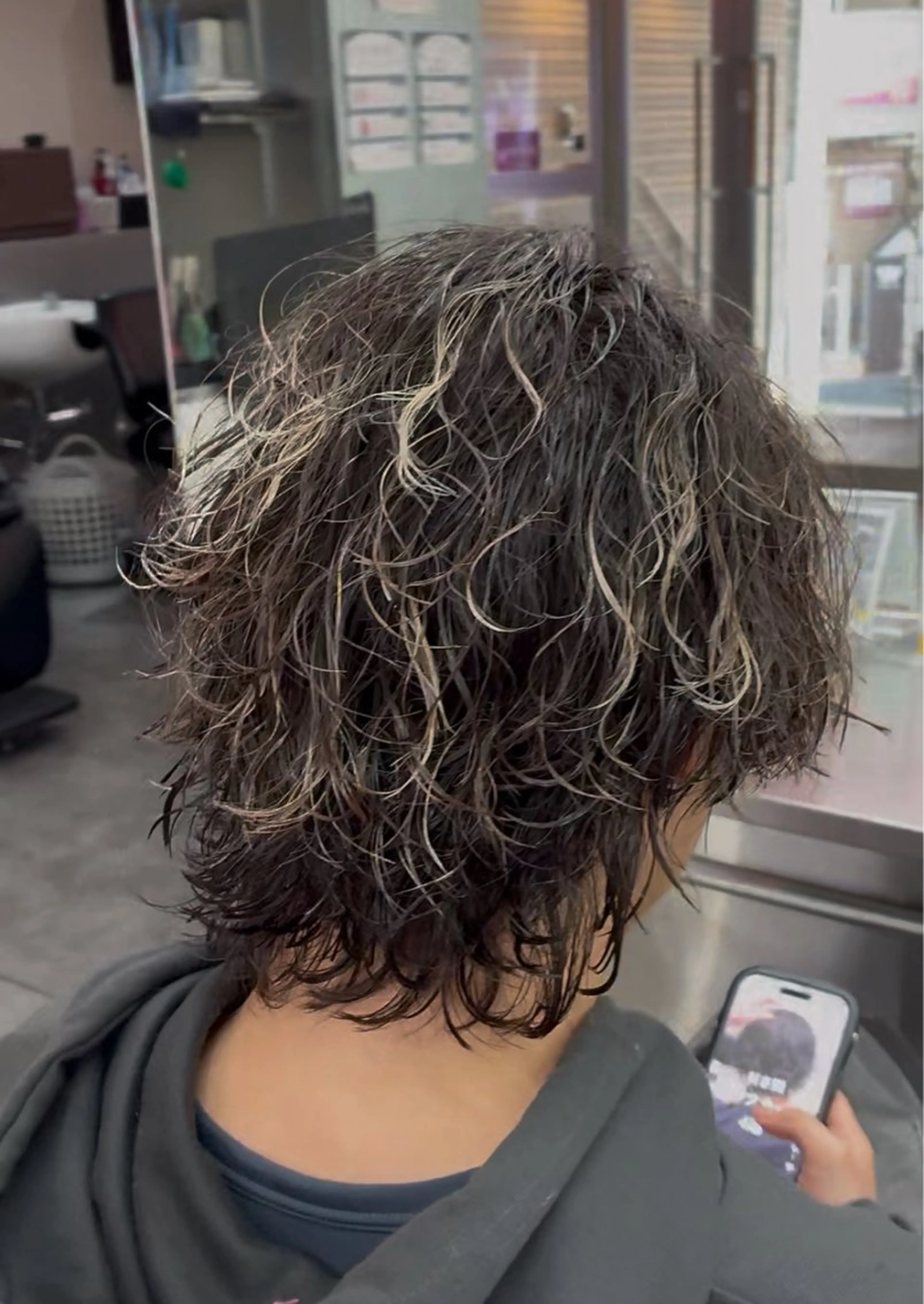 ミディアム カラー パーマ メンズ カット ヘアカラー パーマ トリートメント ヘアセット 【町田のパーマ職人】 颯太のヘアスタイル