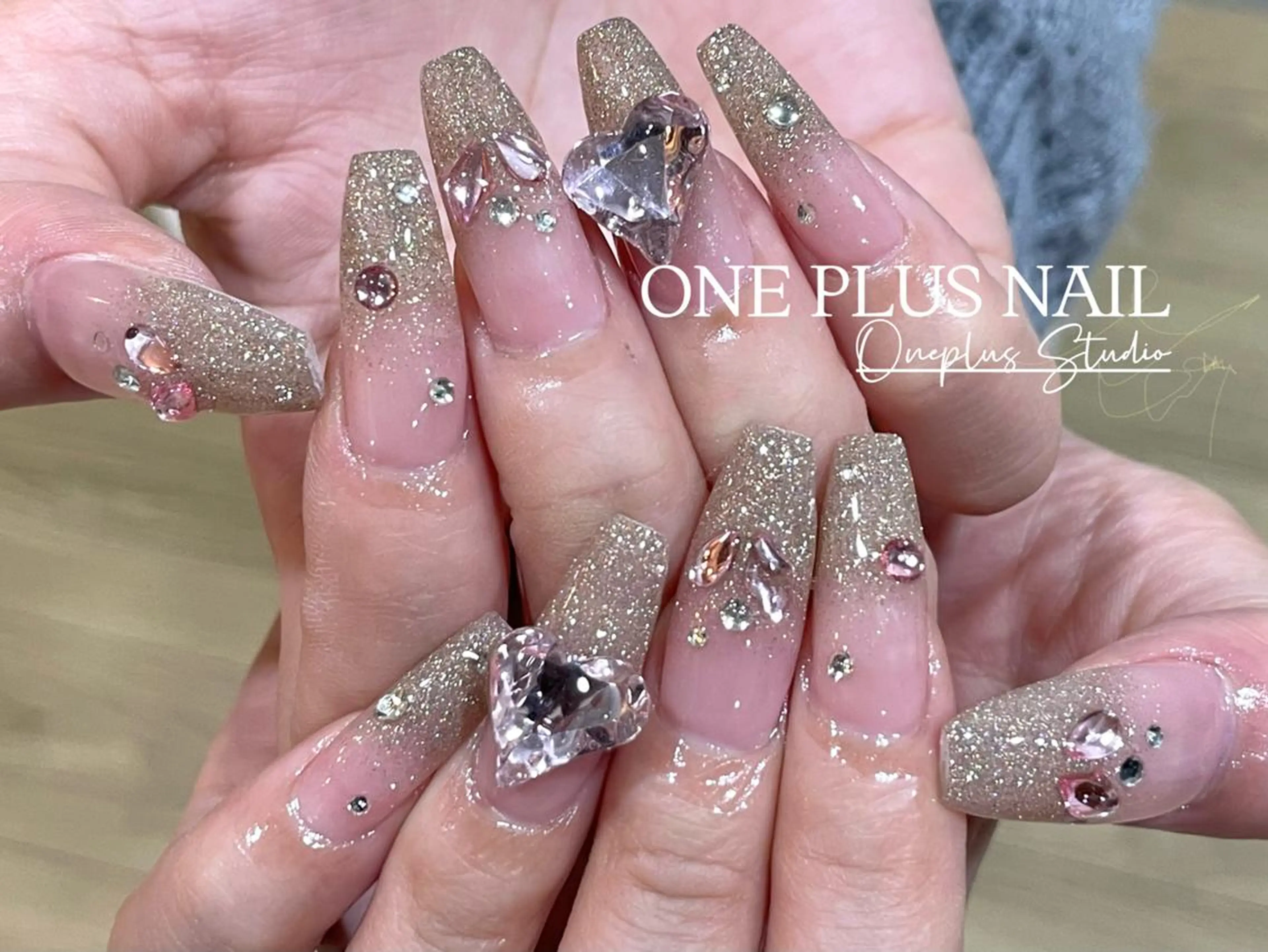 ネイル アートネイル オーロラネイル ガーリー キラキラネイル 韓国ネイル haruka 🧸のネイルデザイン