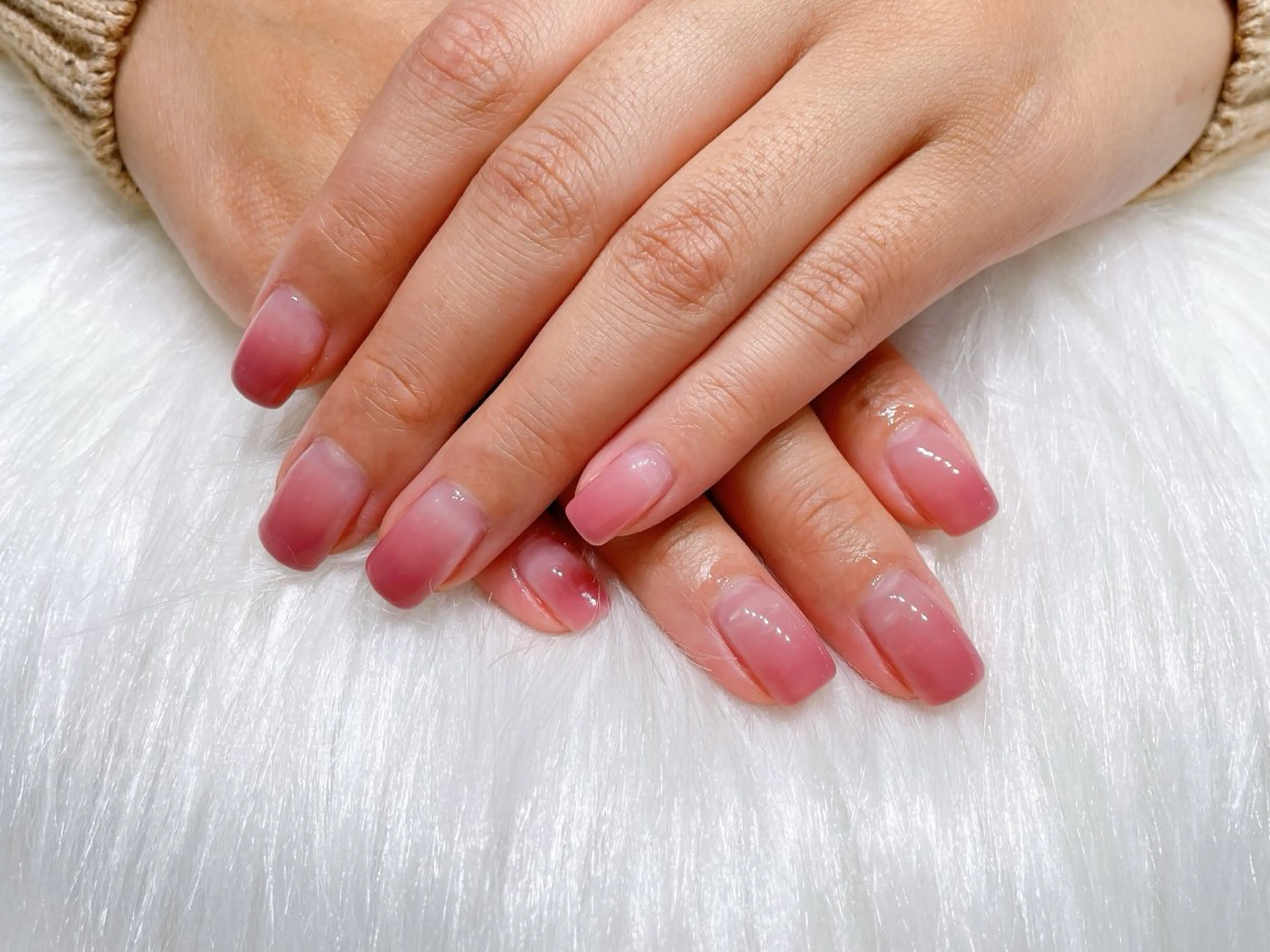 ネイル グラデーション リスブラン AYUMI 🍎のネイルデザイン