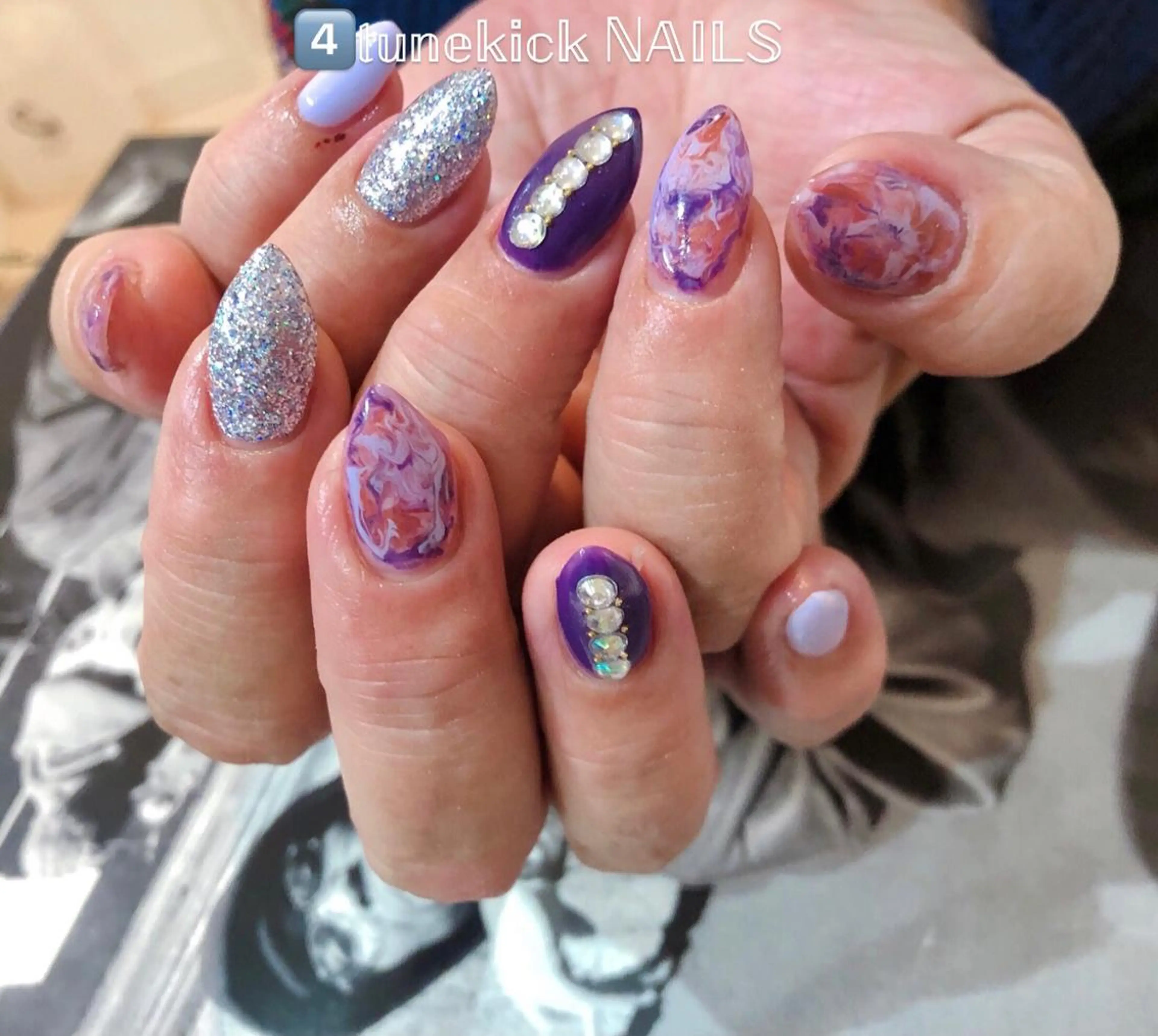 ネイル 大理石ネイル(マーブル) 4tunekick NAILS(フォーチュンキックネイルズ)所属・星野 淳子のネイルデザイン