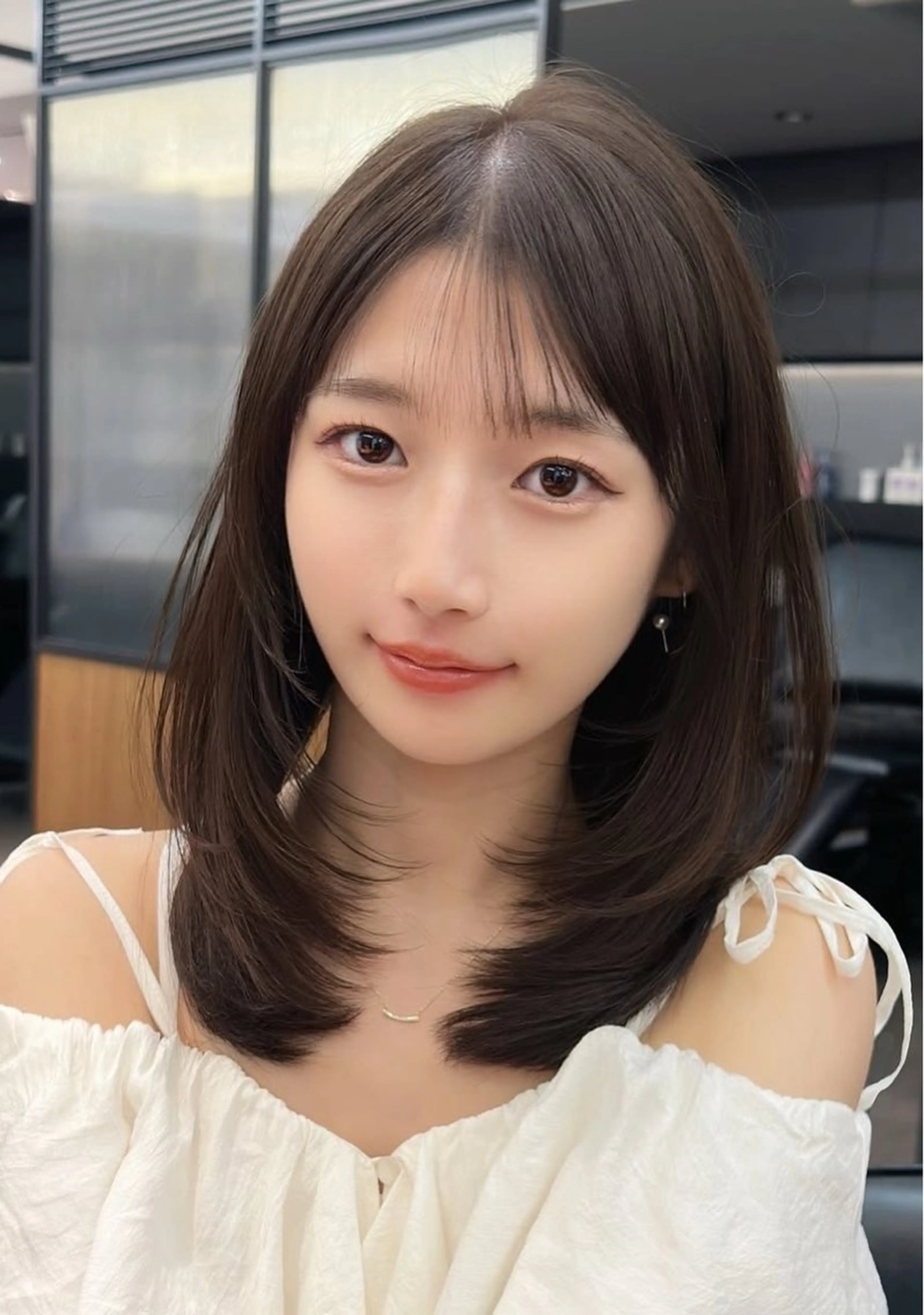 ミディアム カラー 韓国風レイヤーカラー ライムのヘアスタイル