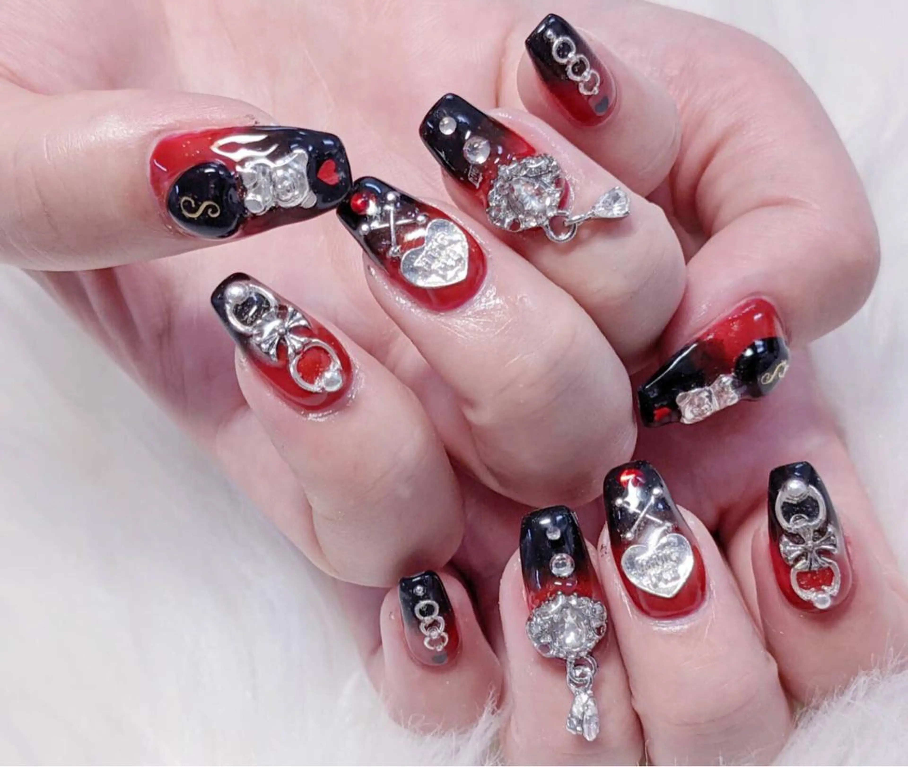 ネイル ハンドネイル MoonNail ユリ🌸のネイルデザイン