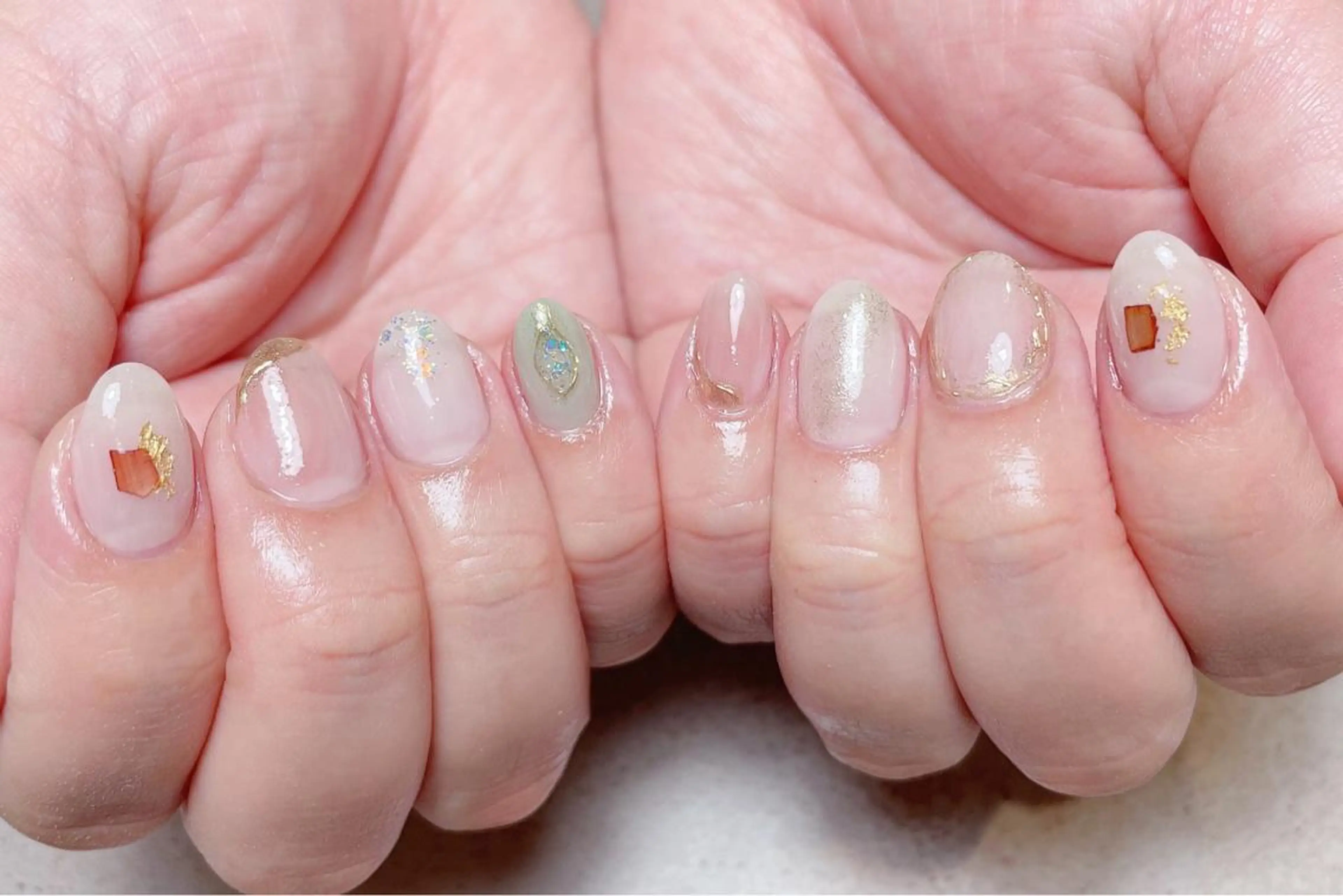 ネイル ジェルネイル キラキラネイル 持ち込み ニュアンスネイル ピンク ハンドネイル 小林 ゆりあのネイルデザイン