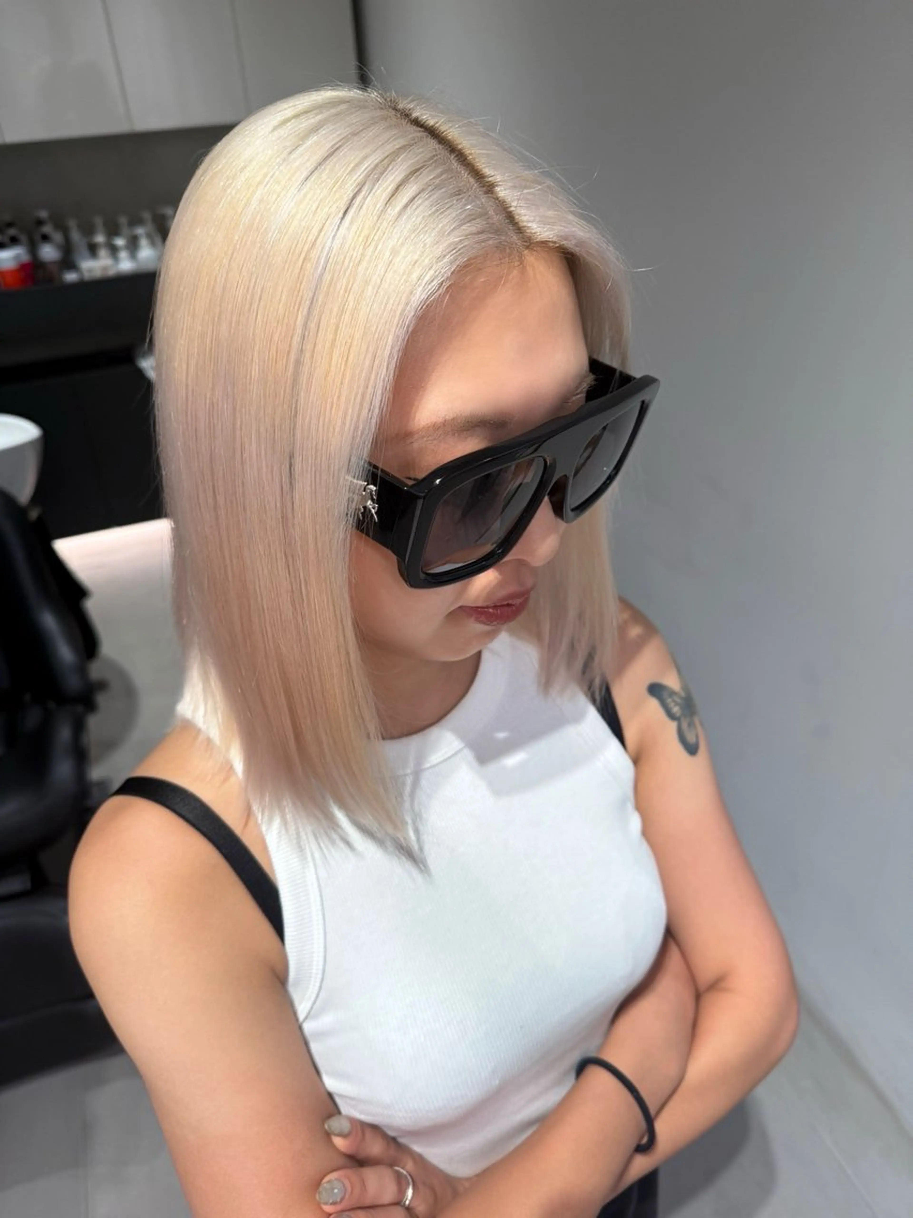 ブリーチリタッチ＋全体2ブリーチ＋ワンカラー/リタッチと全体に2ブリーチでハイトーン◎ピカピカWhite目指せます💍の写真