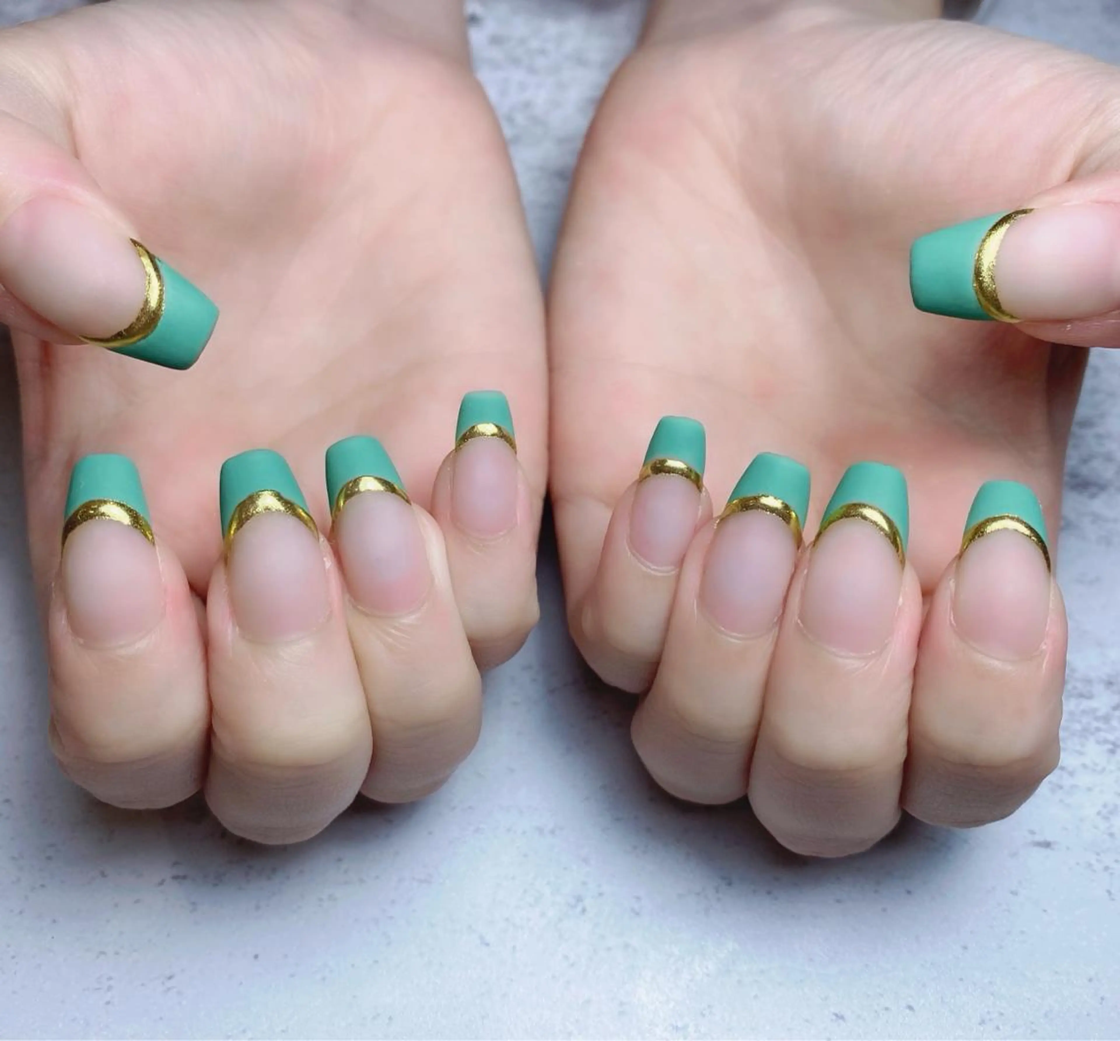 ネイル ハンドネイル 🦋 Queenieのネイルデザイン