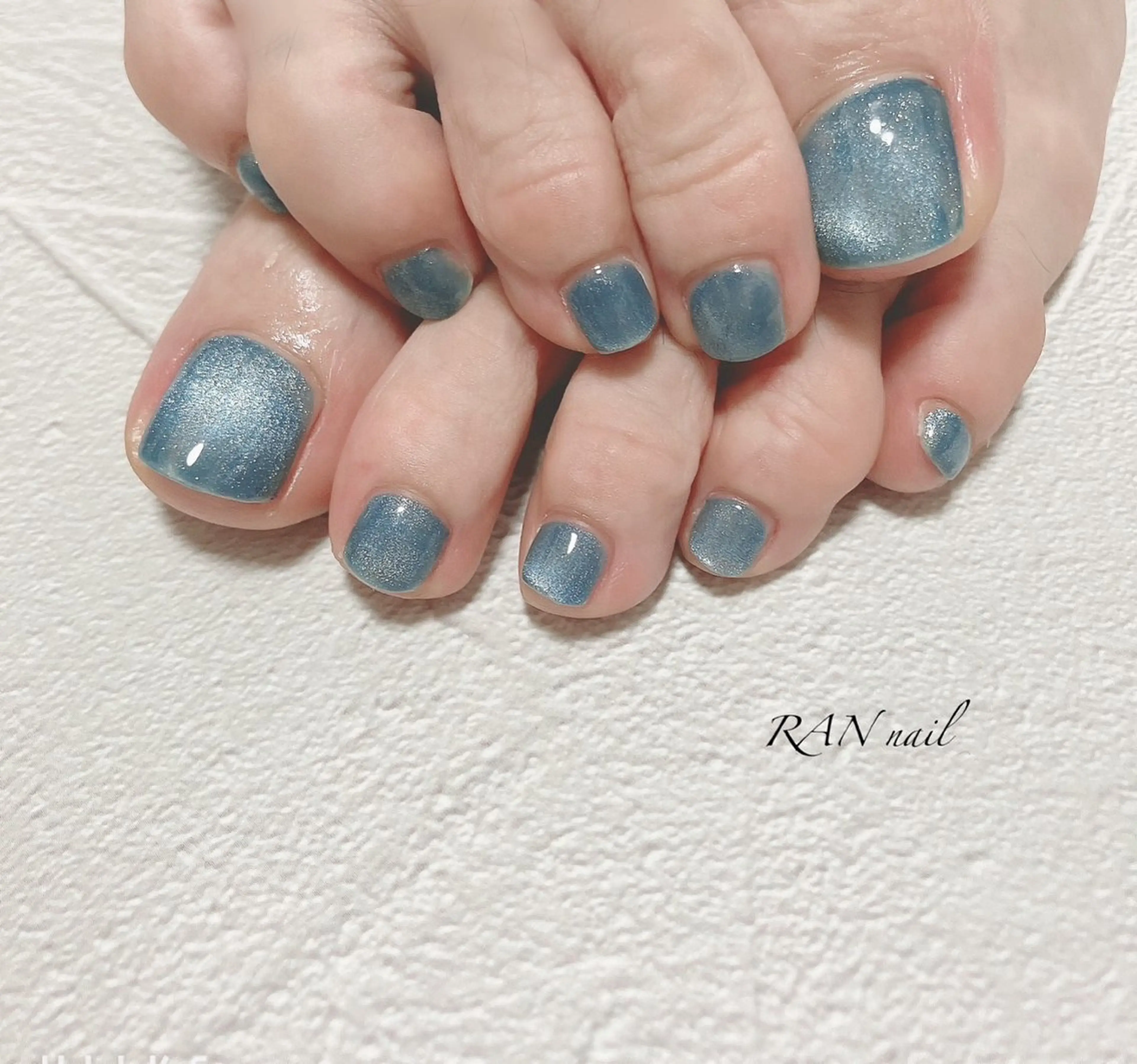 ネイル ブルー フットネイル マグネットネイル オフィスネイル 夏ネイル ハンドネイル フットネイル RAN nailのネイルデザイン