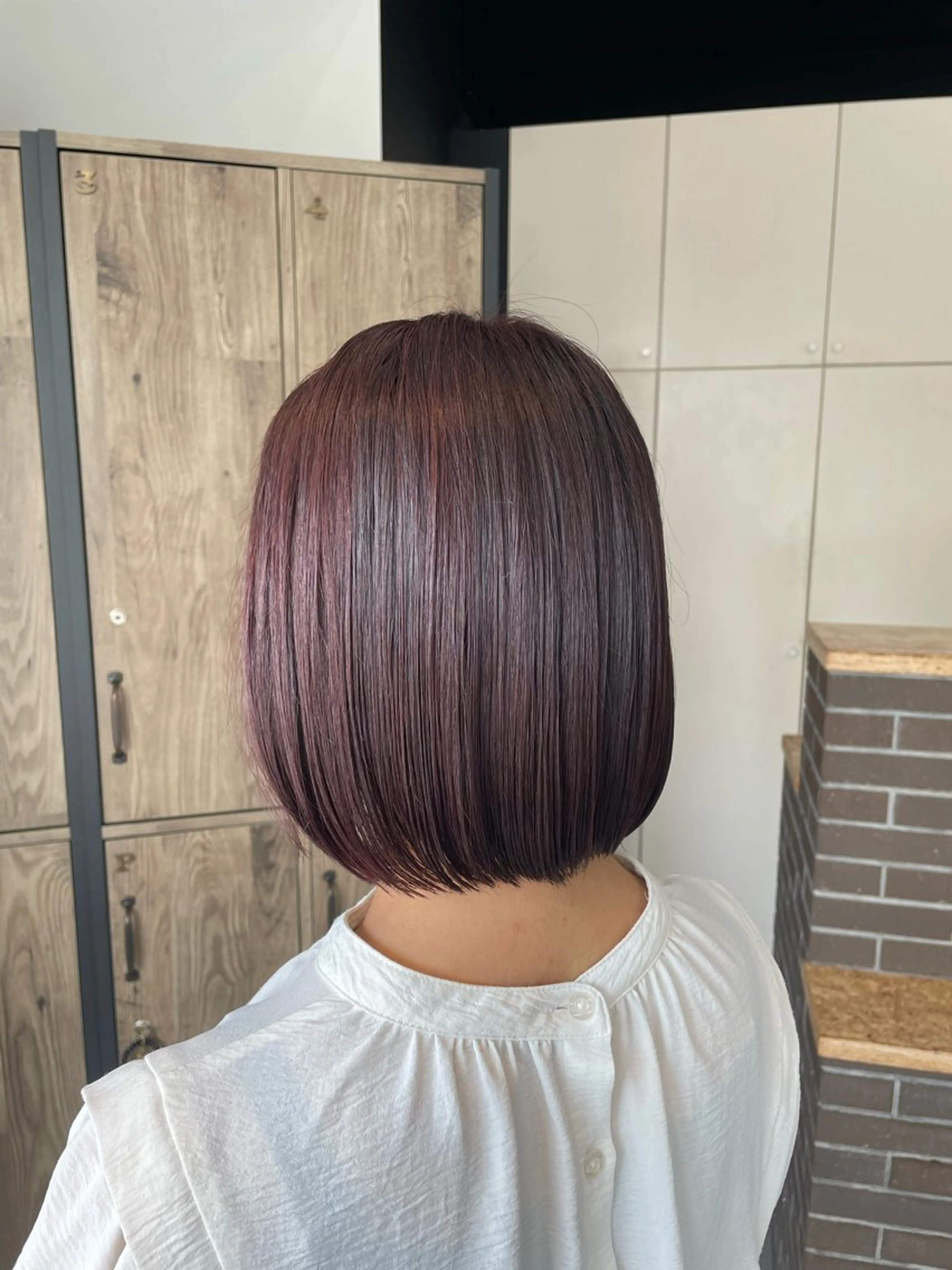ショート カラー 新岡 萌乃のヘアスタイル