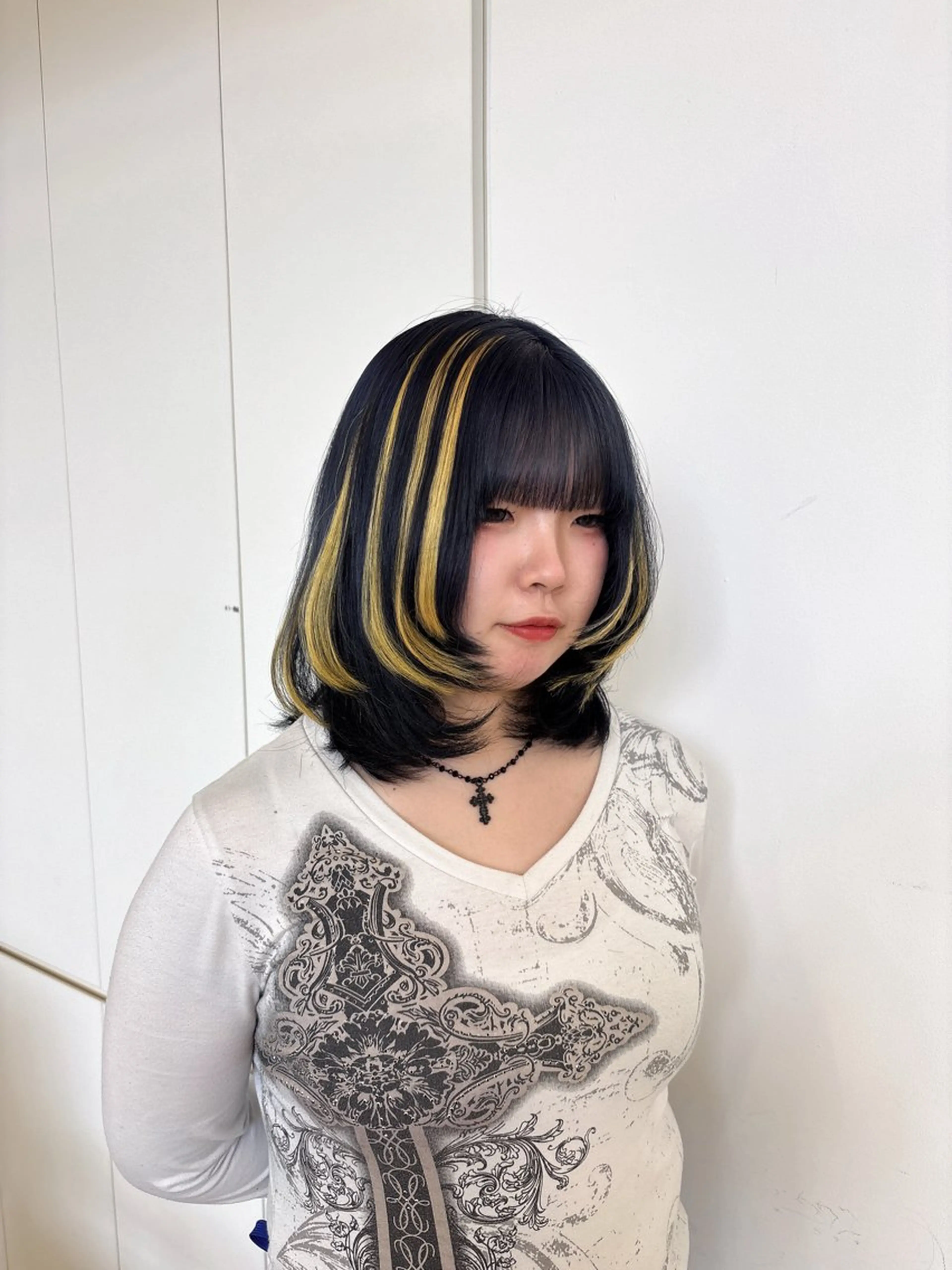 ミディアム イエローカラー エクステ 小顔カット カラー￤アレンジ ￤Rimiのヘアスタイル