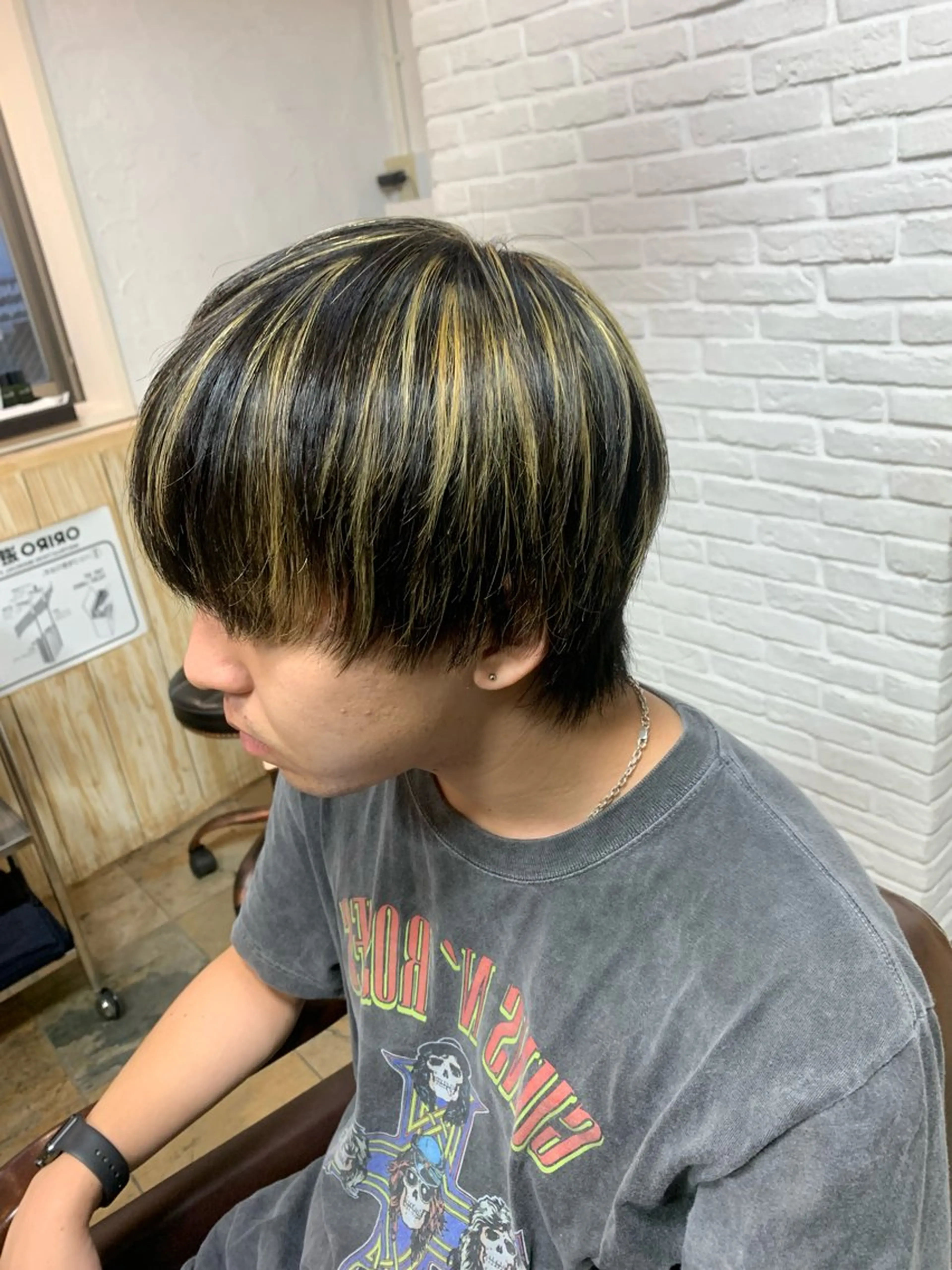 ショート カラー メンズ メンズブリーチ メンズハイライト メンズウルフカット ブリーチ 抜きっぱなしブロンド フェードカット/メン ズパーマ/森巧真のヘアスタイル