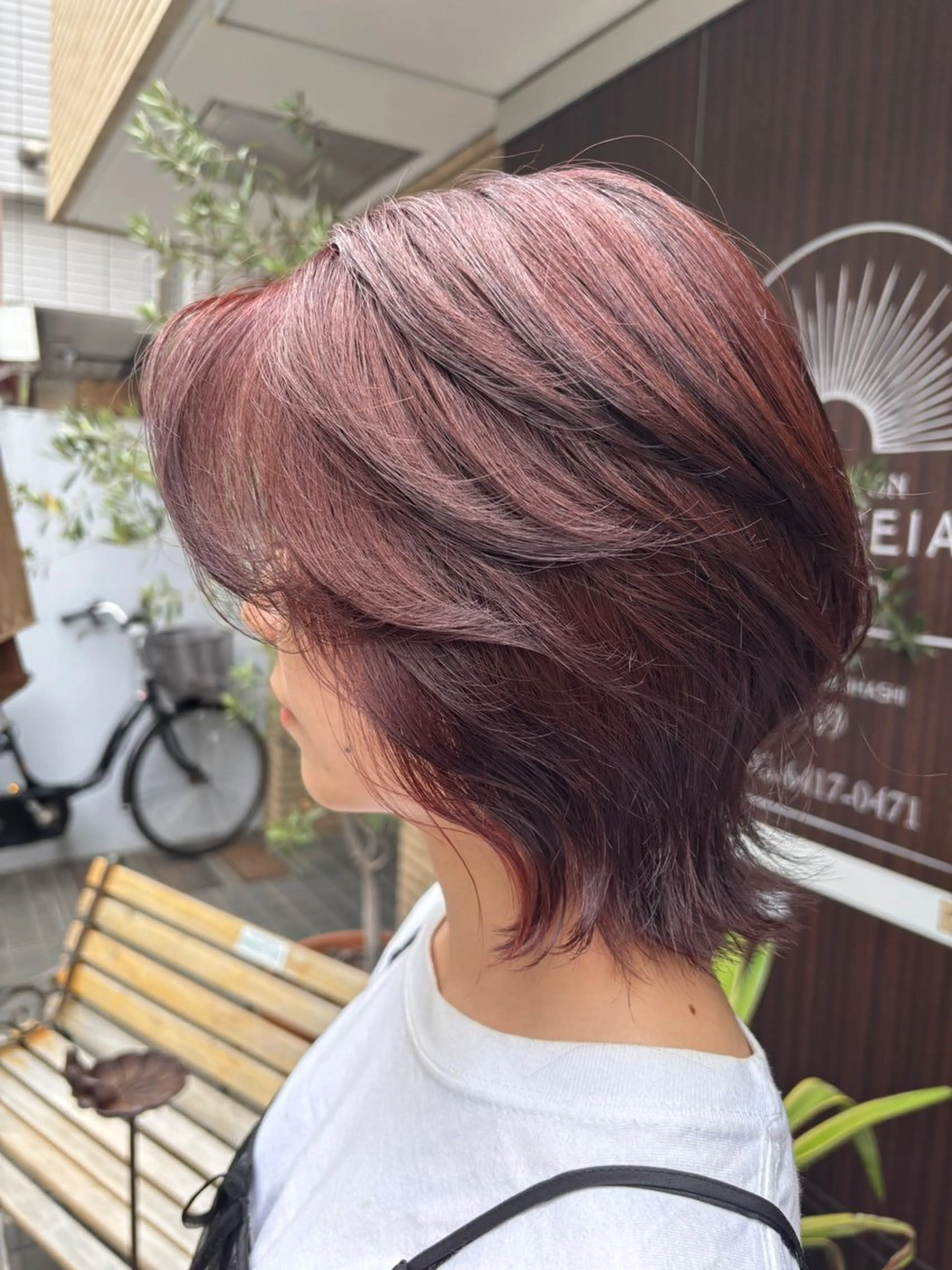 ミディアム 小西 綾乃のヘアスタイル
