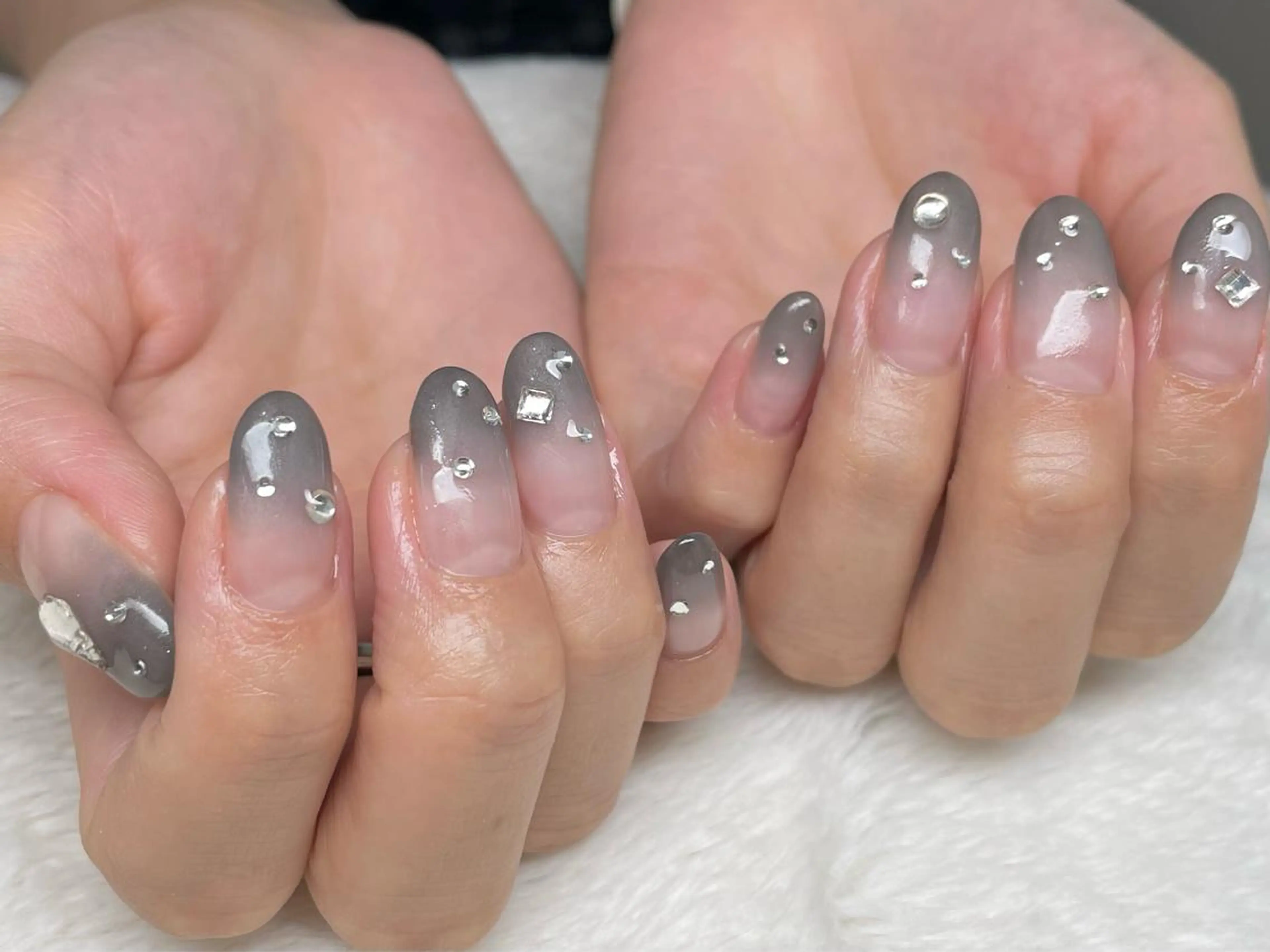 ネイル グラデーション ストーンネイル ハンドネイル riri-nail Rie Endoのネイルデザイン