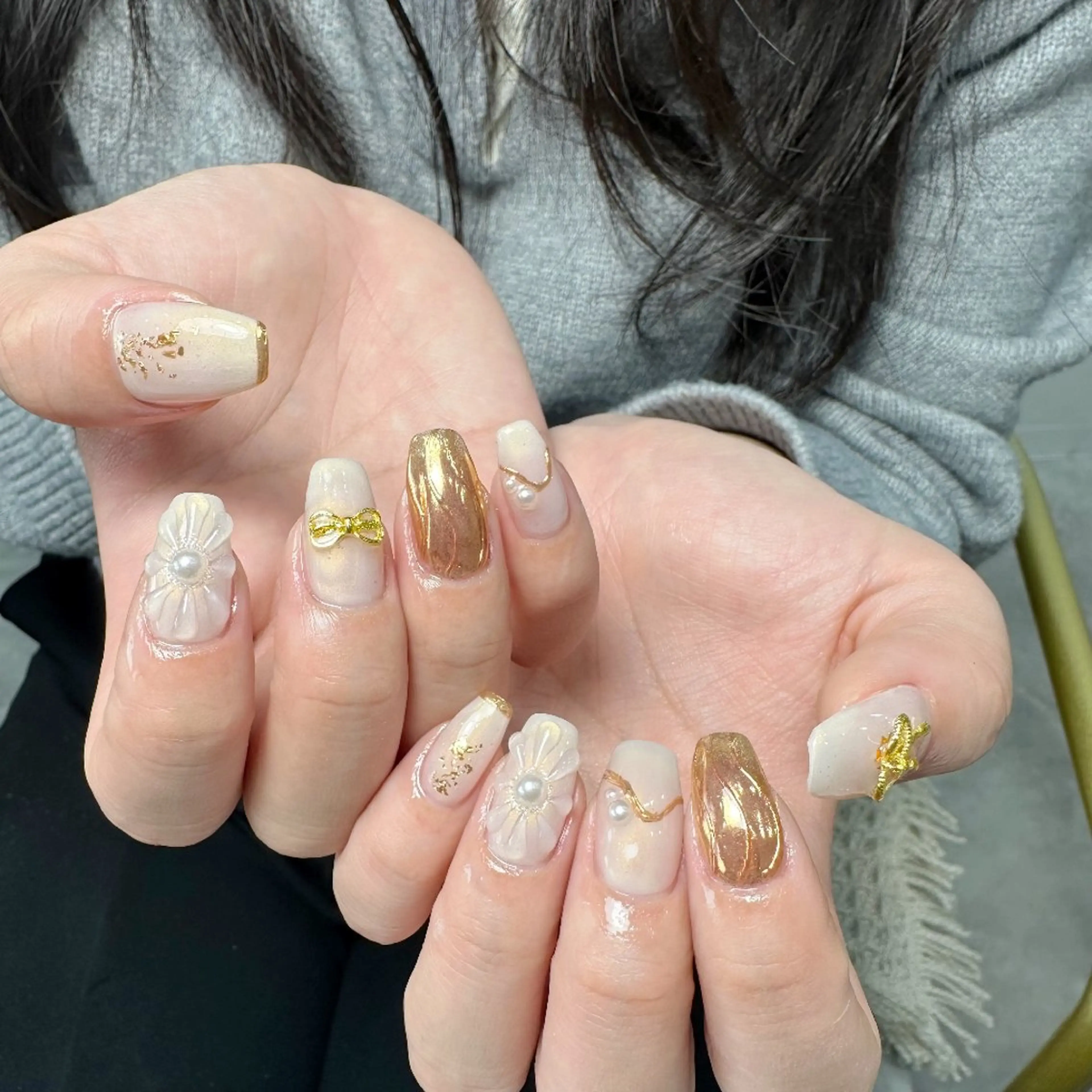 ネイル チークネイル フレンチネイル ジェルネイル ガラスフレンチ キラキラネイル ハンドネイル UM Nail Salonのネイルデザイン
