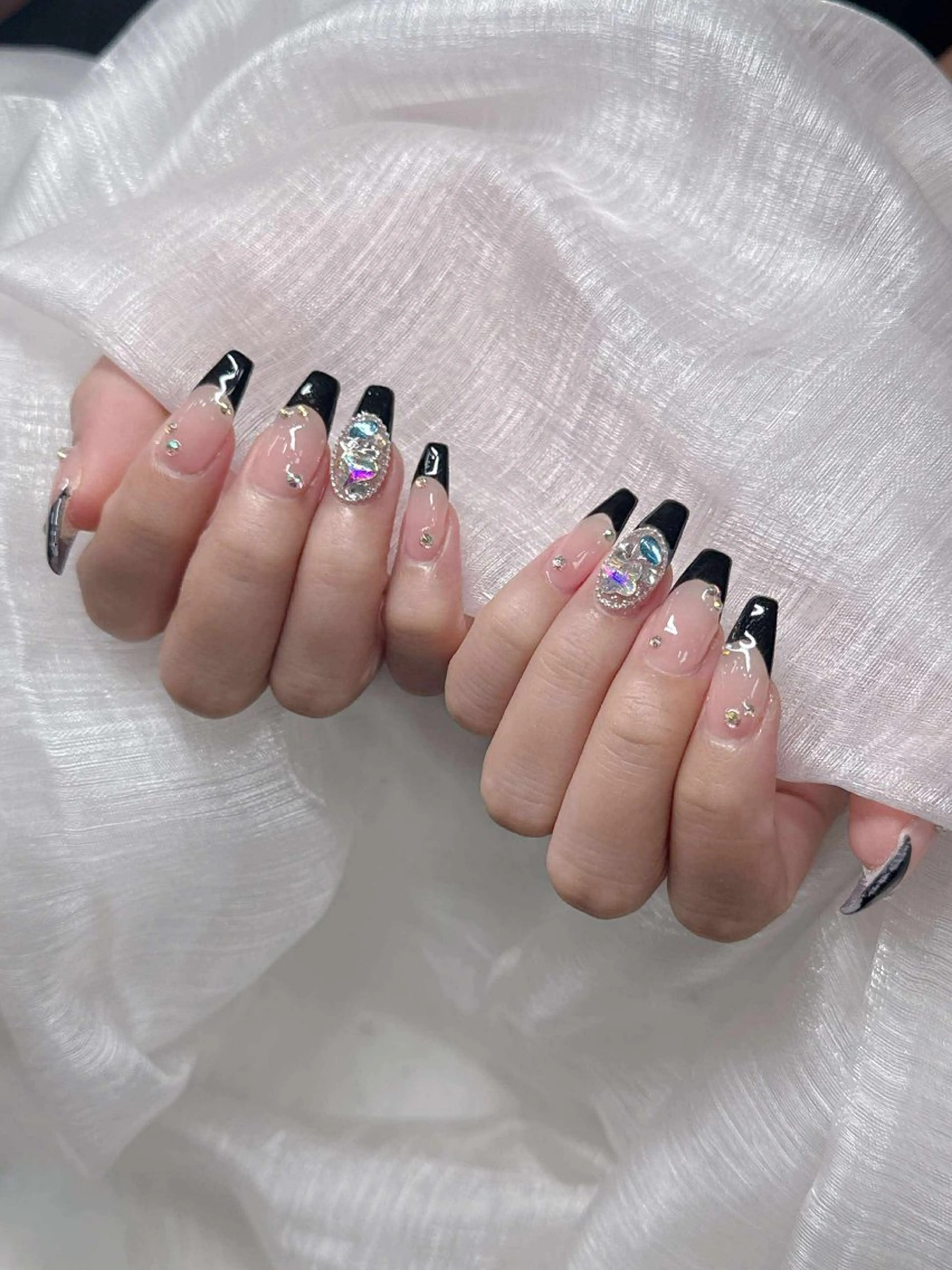 ネイル 長さ出し グラデーション 卒業式 キラキラネイル マグネットネイル ハンドネイル Lee Nailsのネイルデザイン