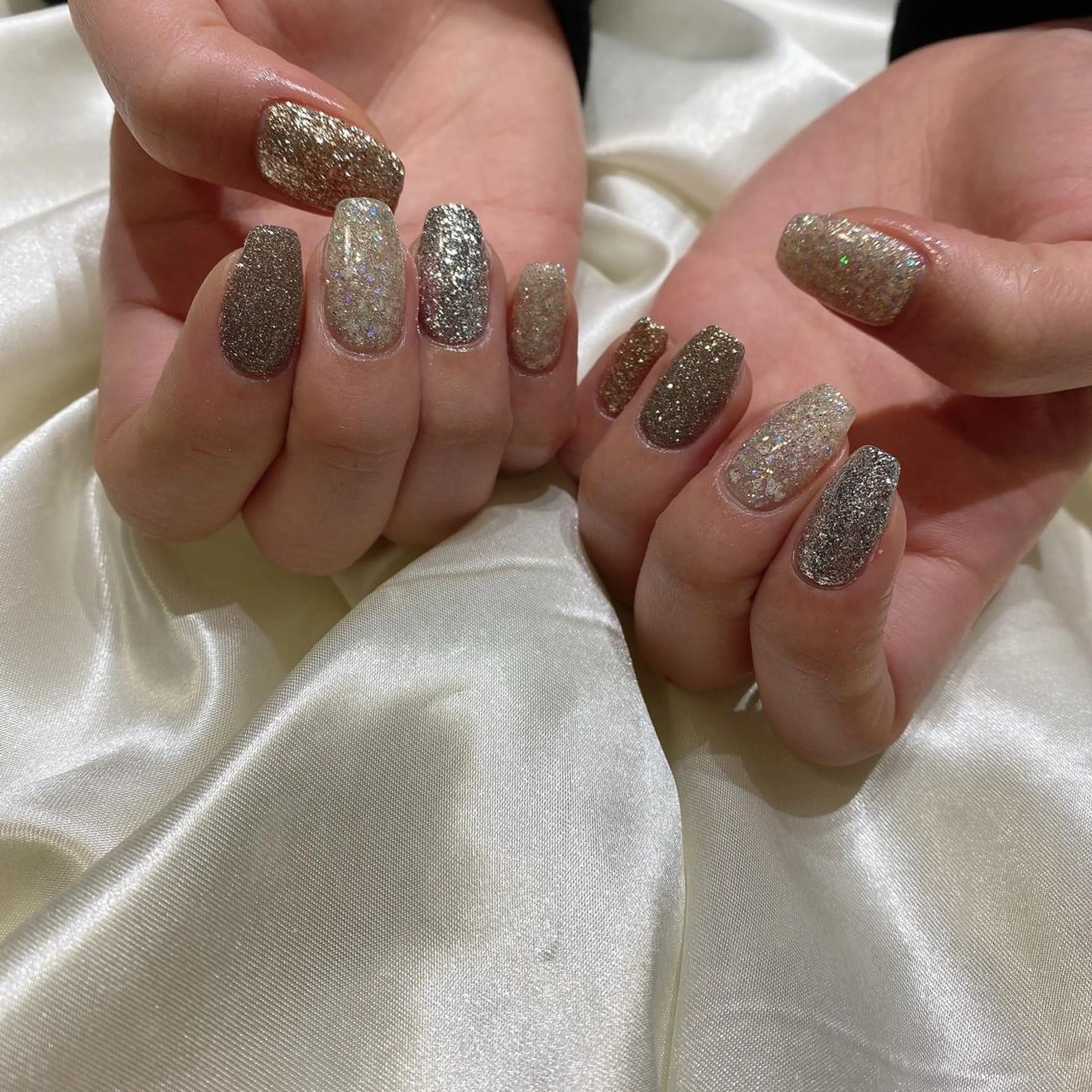 ネイル ハンドネイル 西岡 杏のネイルデザイン