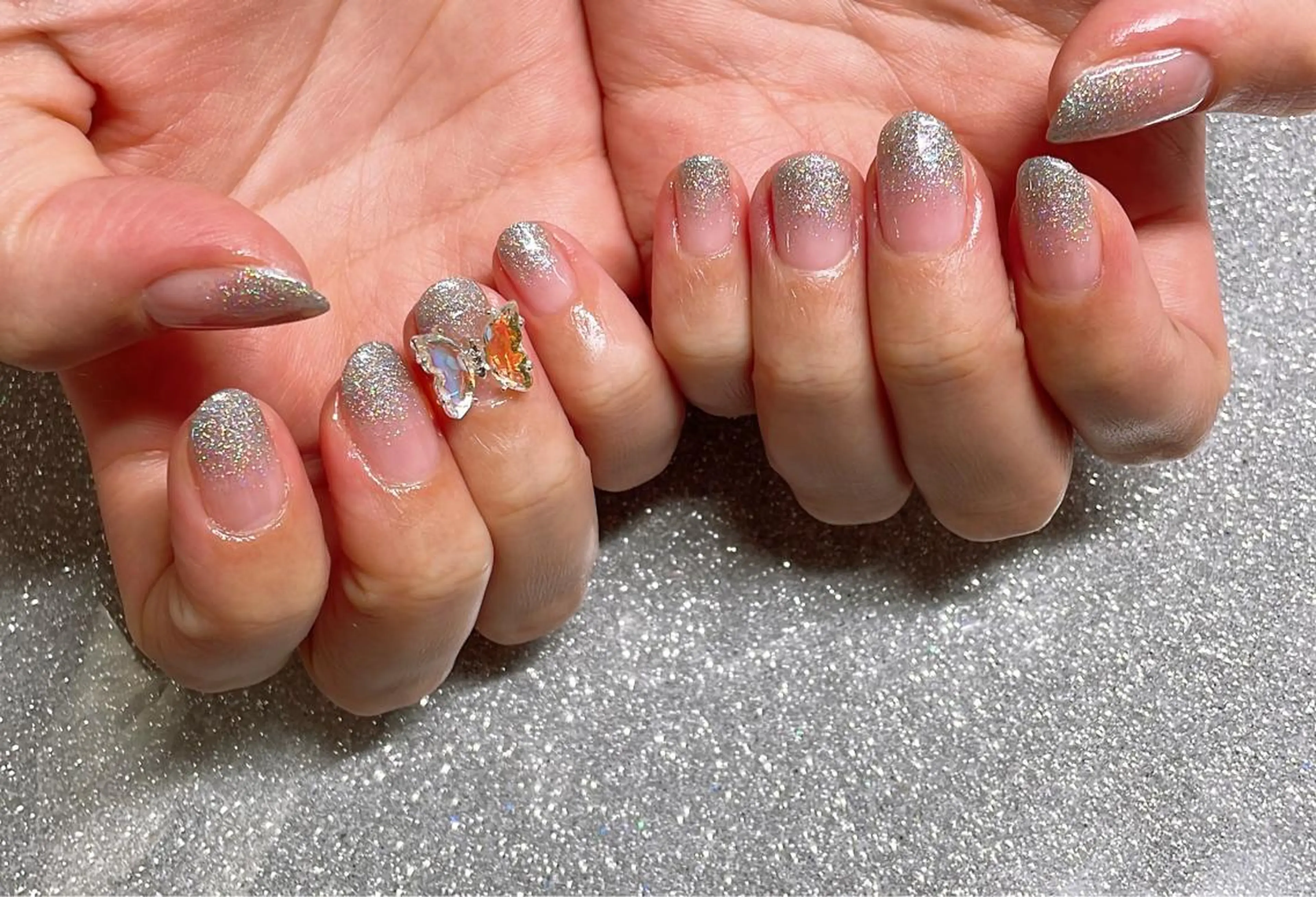 ネイル VIERU 🌈🎀💖のネイルデザイン