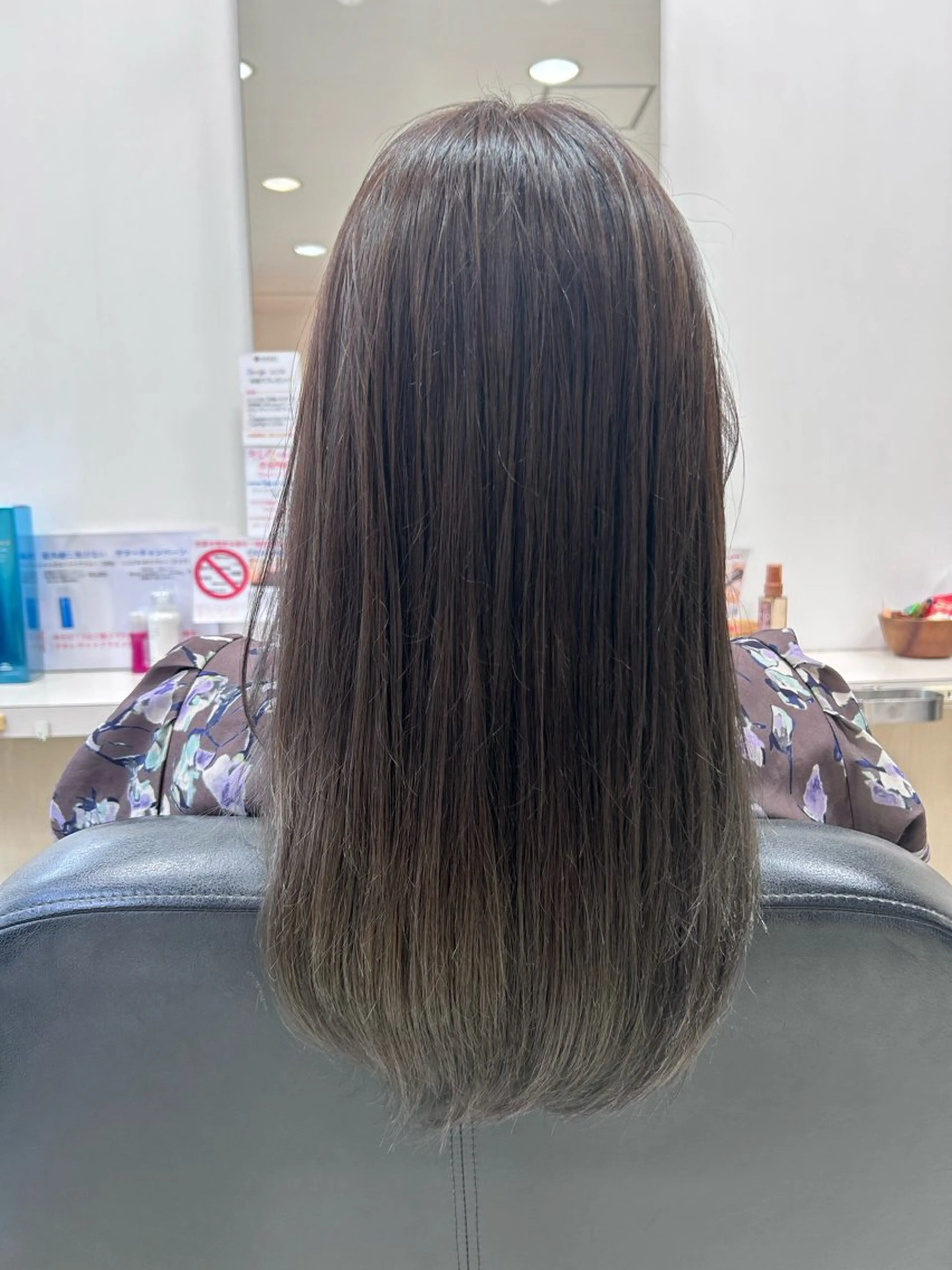 セミロング カラー 若松 絵美のヘアスタイル