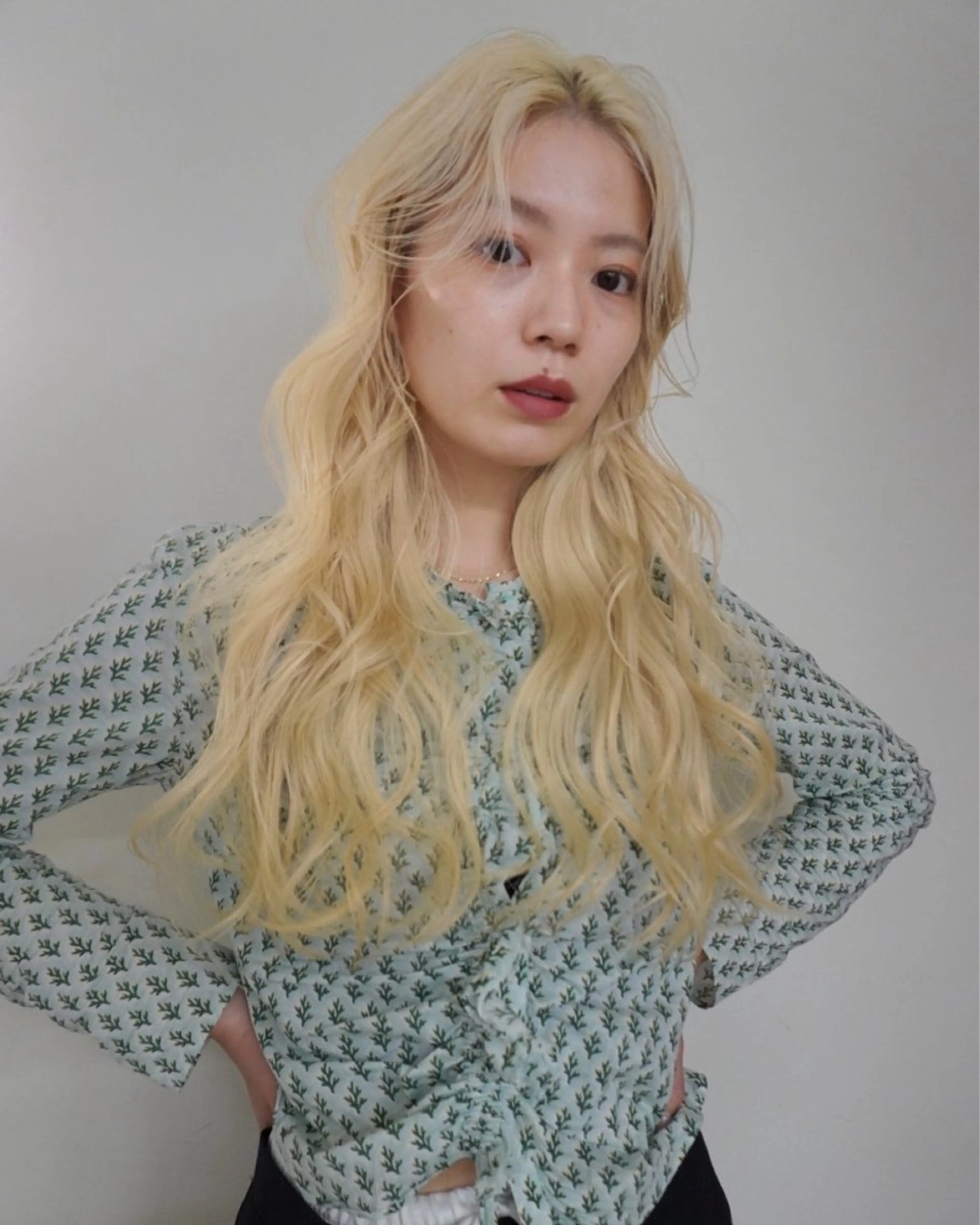 ロング カラー カット ヘアカラー トリートメント 小林 美咲のヘアスタイル