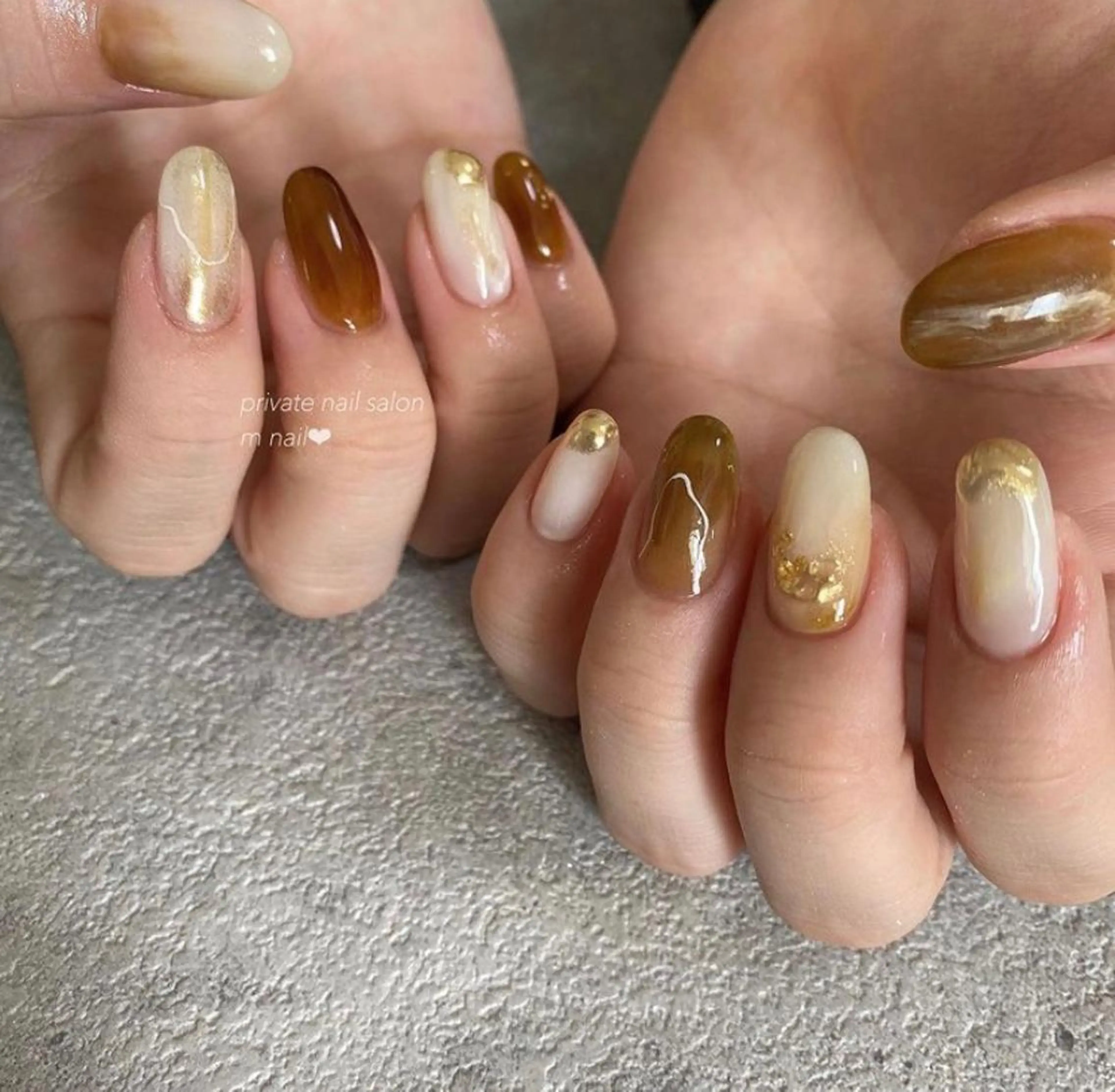 ネイル ブラウン ニュアンスネイル ハンドネイル 小河原 舞のネイルデザイン