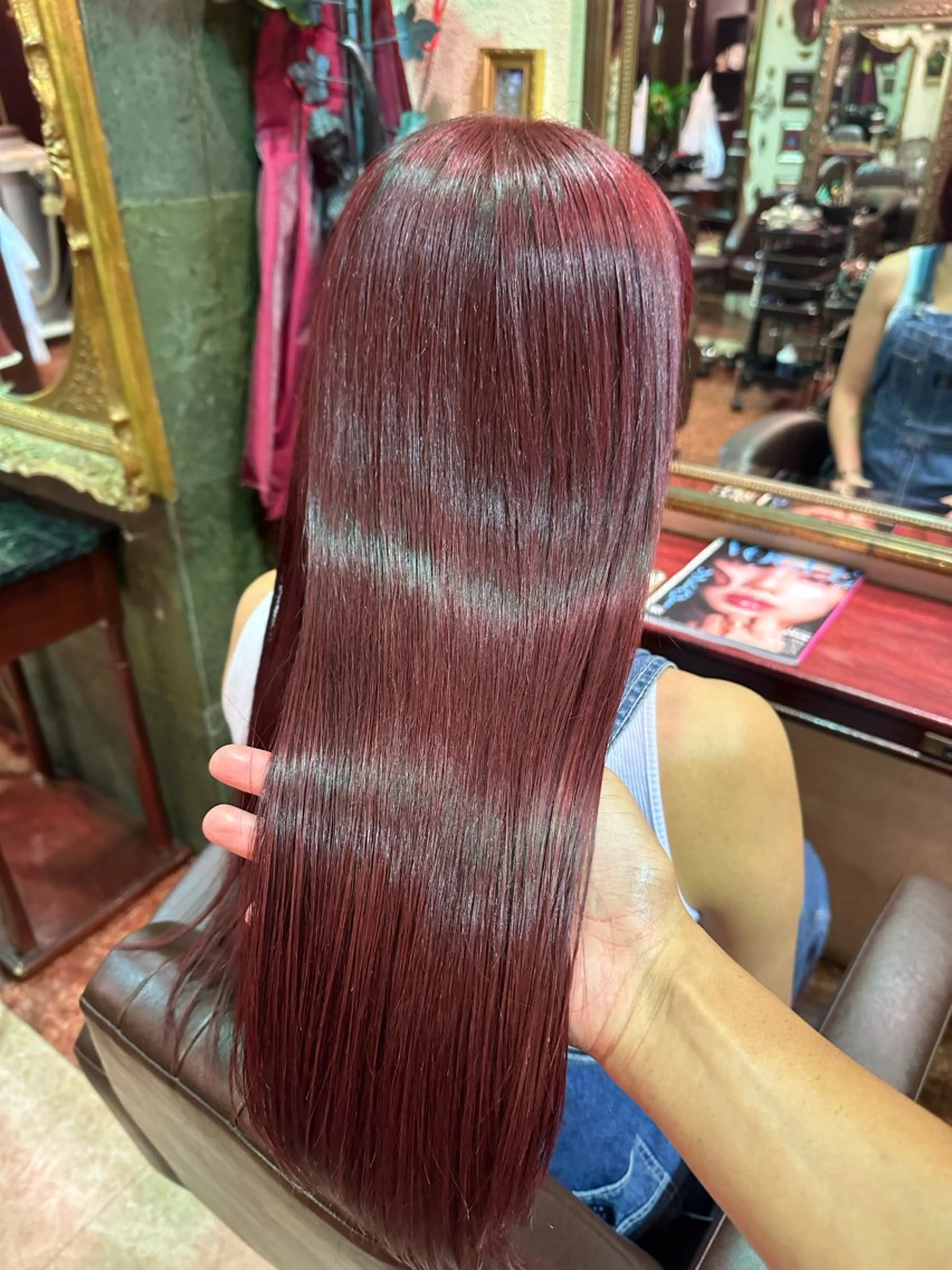 ロング カラー ブリーチ ボルドーカラー ブリーチなしカラー レッドカラー トリートメント カット ヘアカラー トリートメント 【美髪矯正 /髪質改善】RINのヘアスタイル