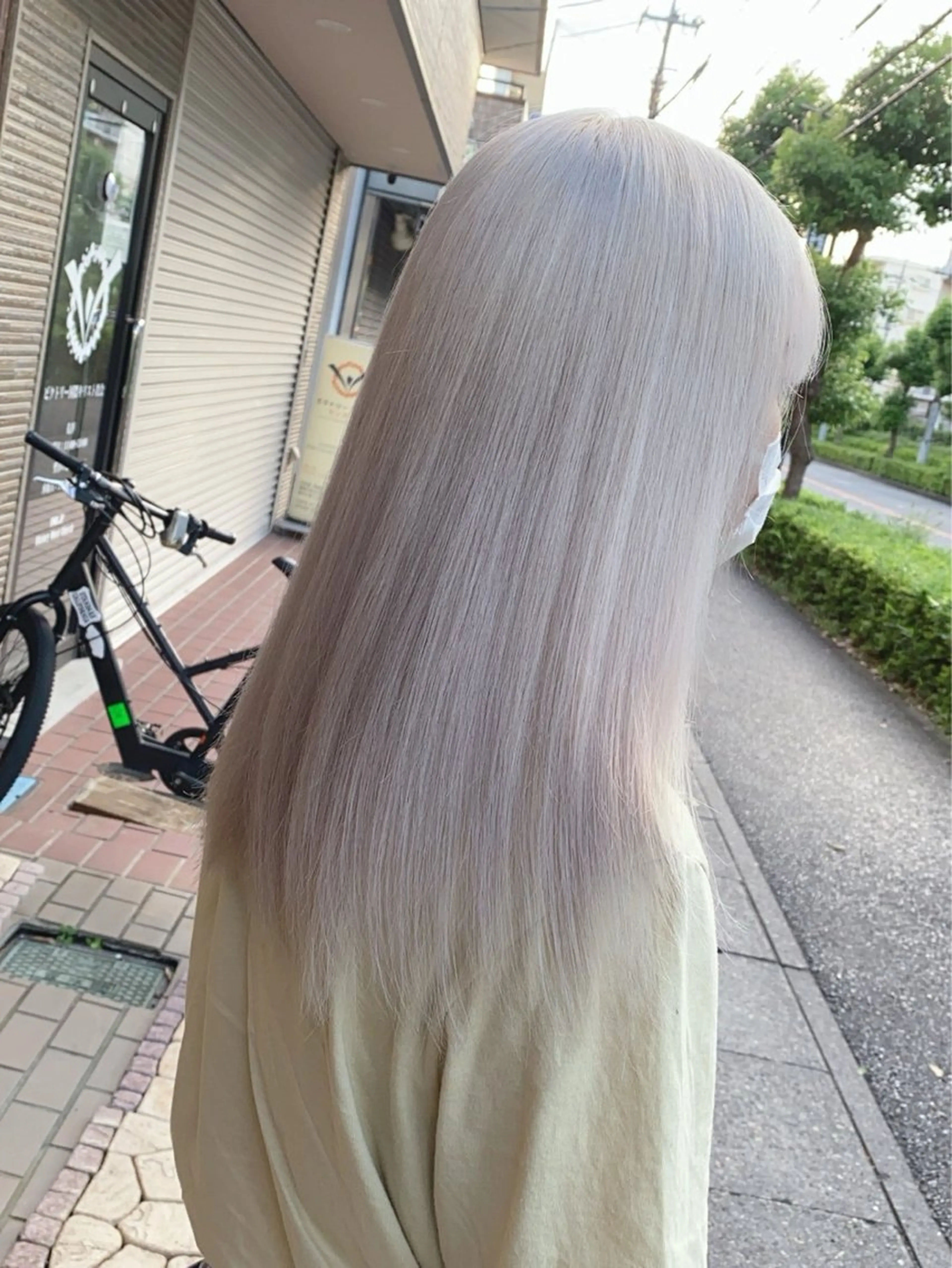 セミロング カラー ブリーチ🩵レイヤー Maho🐻‍❄️のヘアスタイル