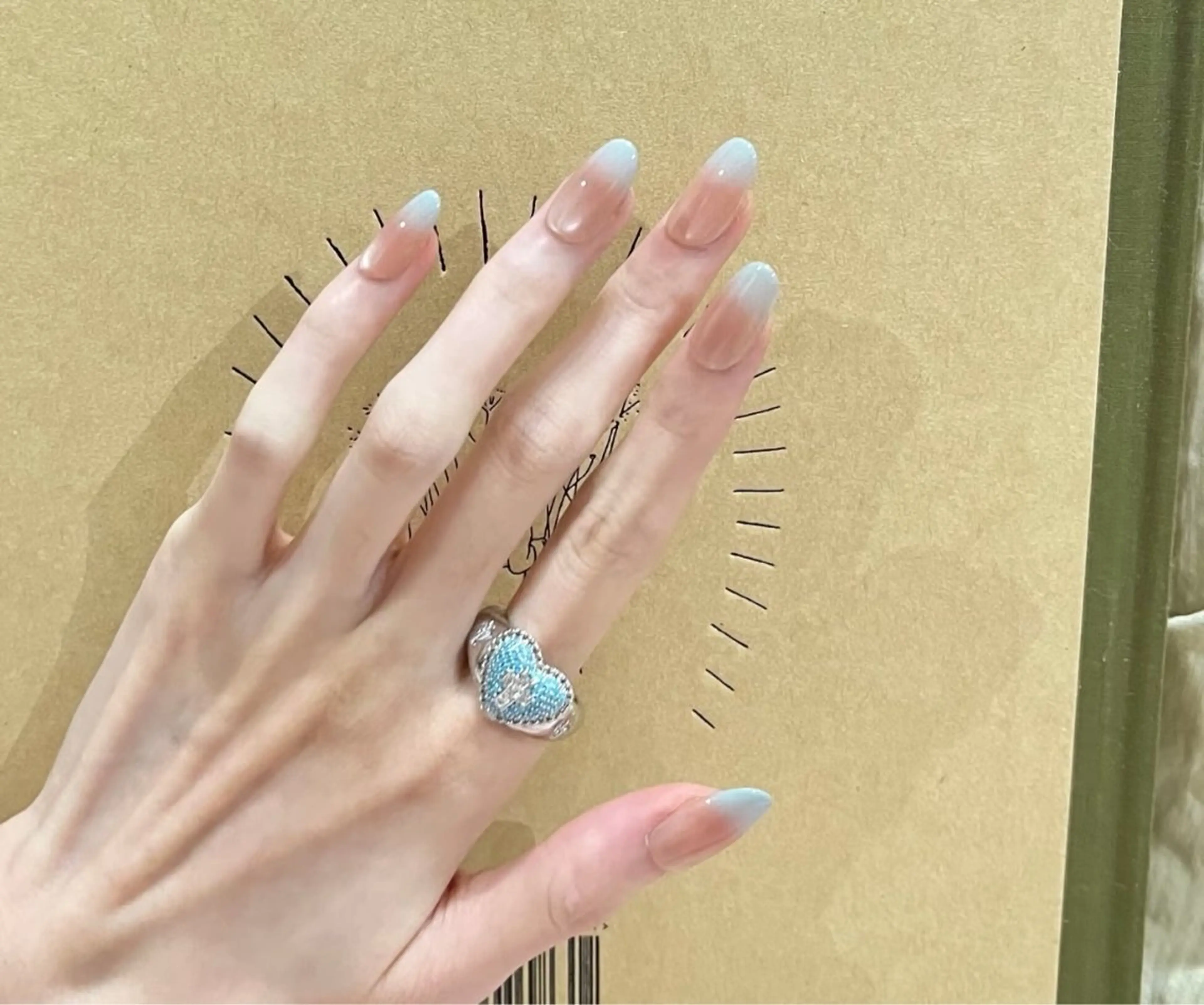 ネイル ハンドネイル Dione Nail カオリのネイルデザイン