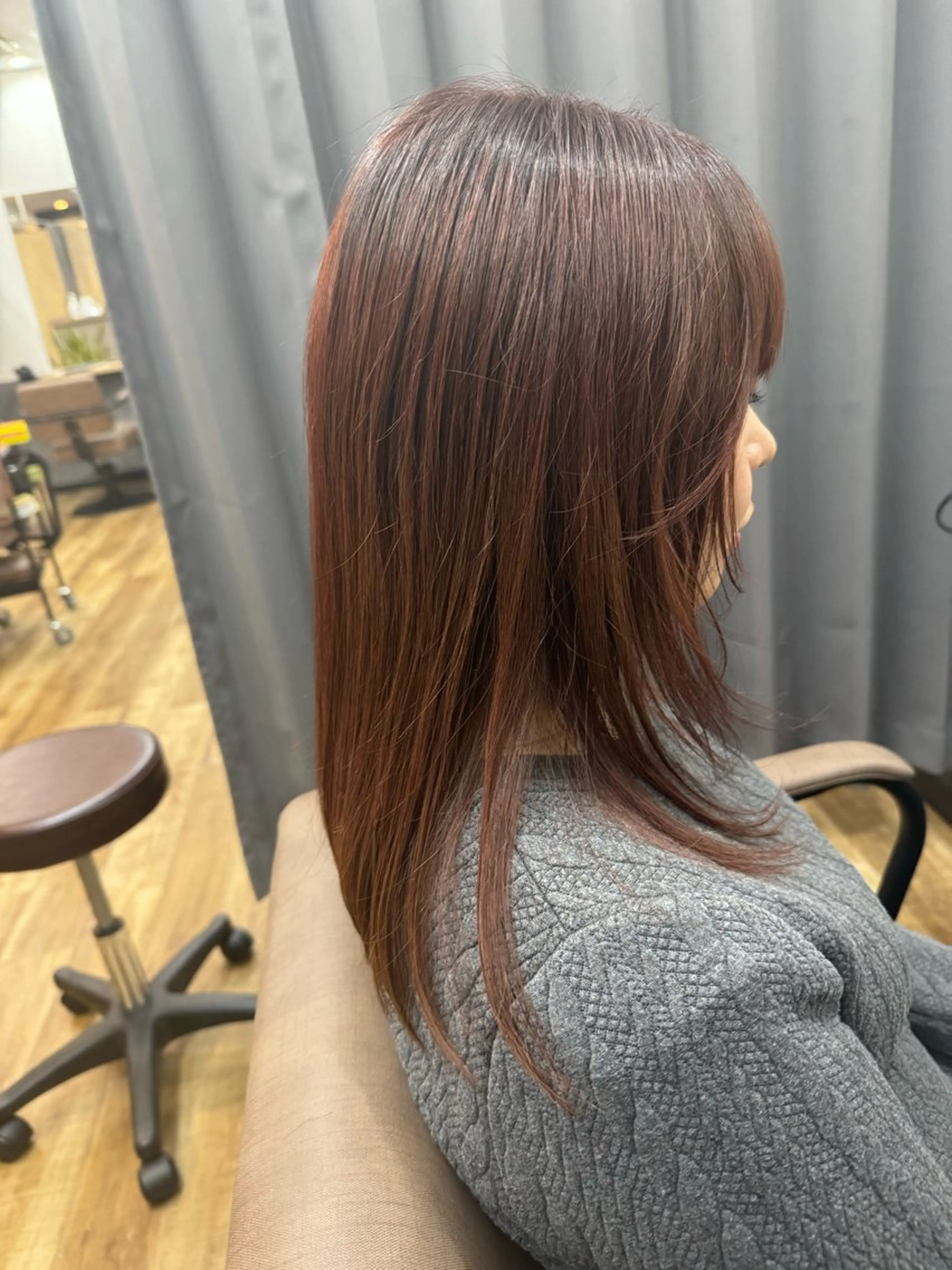 セミロング カラー reeed konnoのヘアスタイル