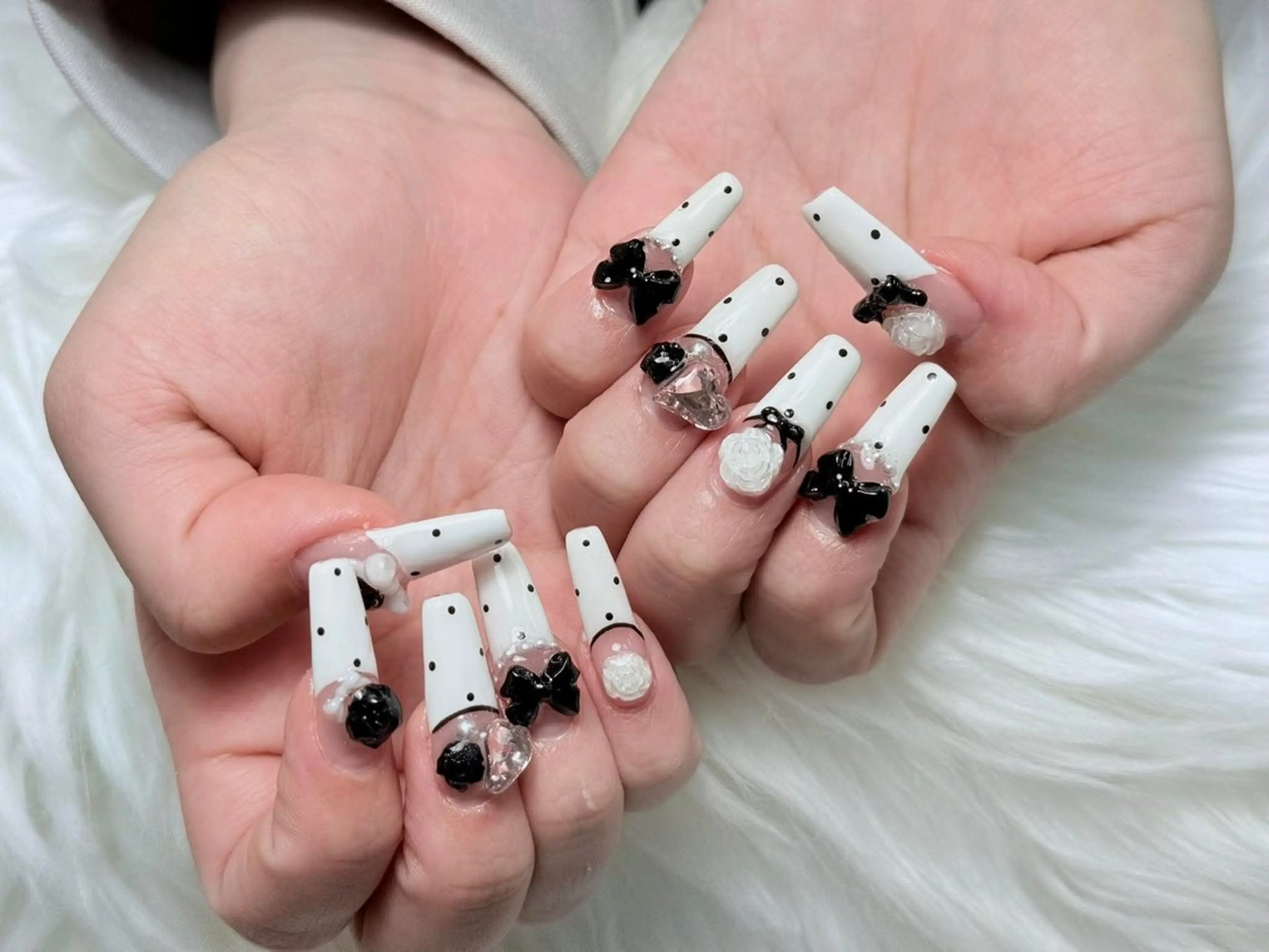 ネイル フレンチネイル グラデーション 韓国ネイル マグネットネイル ミラーネイル ハンドネイル ハンドケア Hara Nail 【持ち込みOK】のネイルデザイン