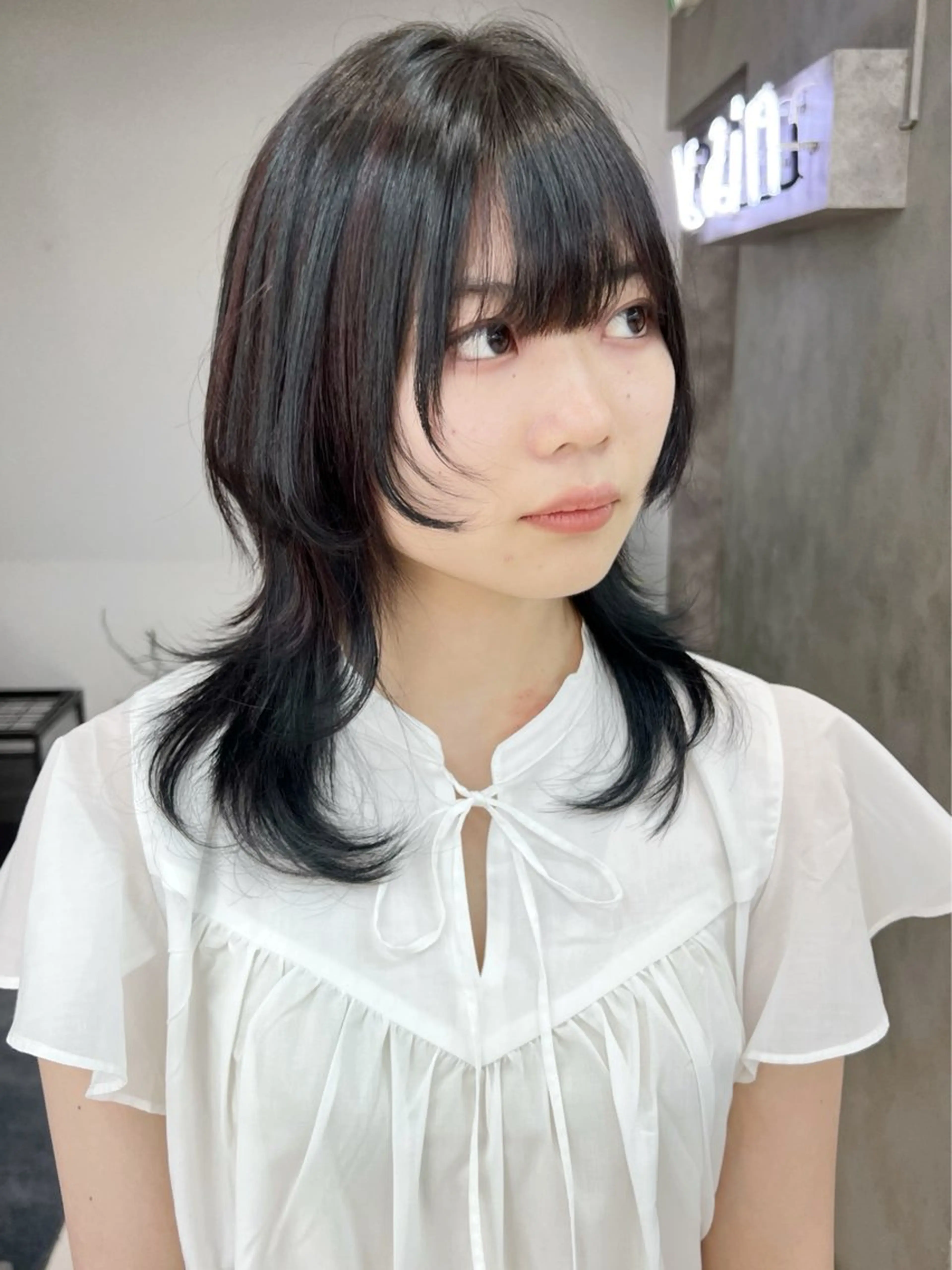 ミディアム ハイライト カット ヘアカラー トリートメント ウルフ🤍渋谷 🤍Mizukiのヘアスタイル