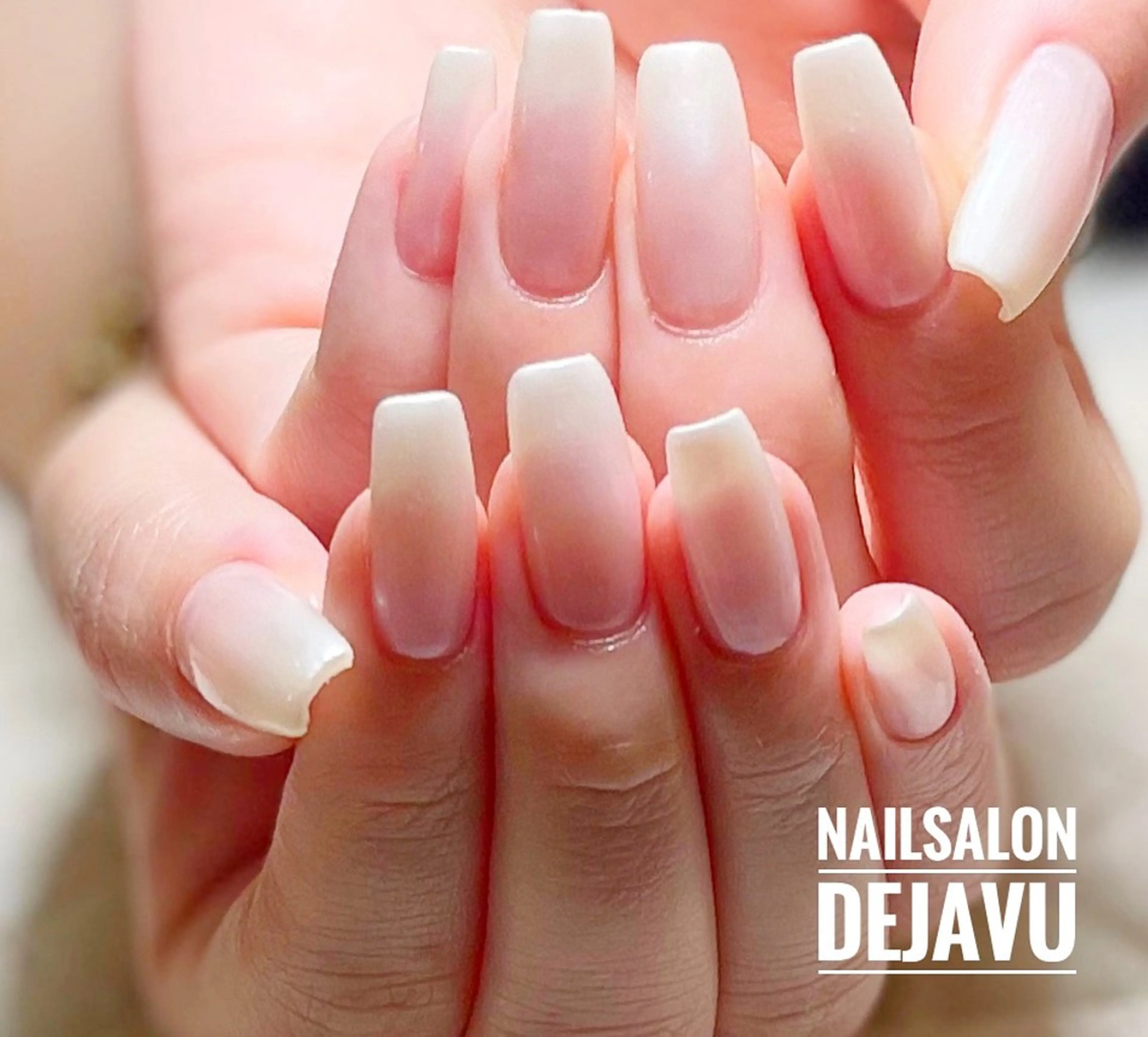 ネイル ホワイト ハンドネイル Nail salon Dejavu 🌿のネイルデザイン