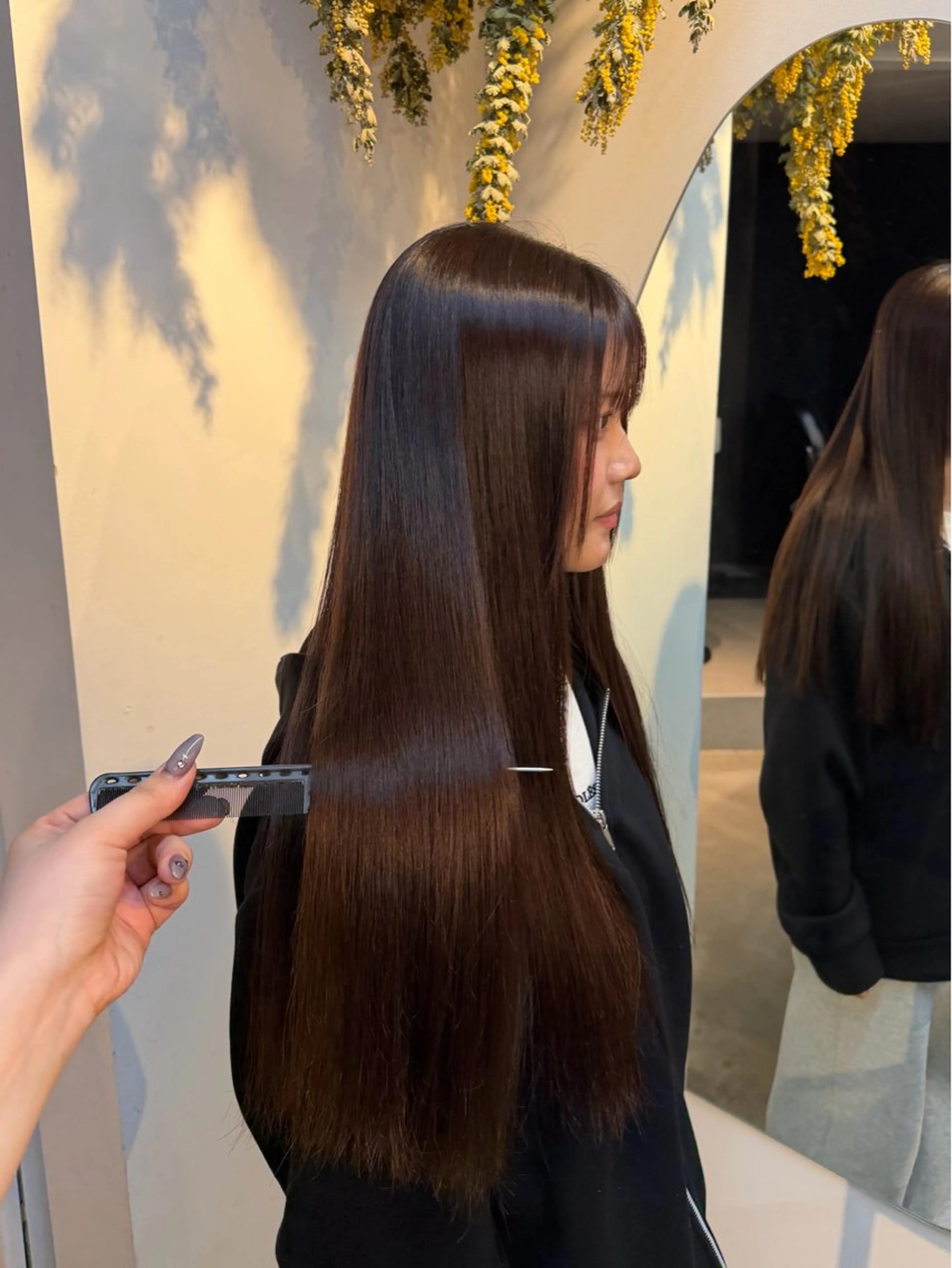 ロング カット ヘアカラー 縮毛矯正 トリートメント aimu/レイヤー/ カラー/髪質改善のヘアスタイル