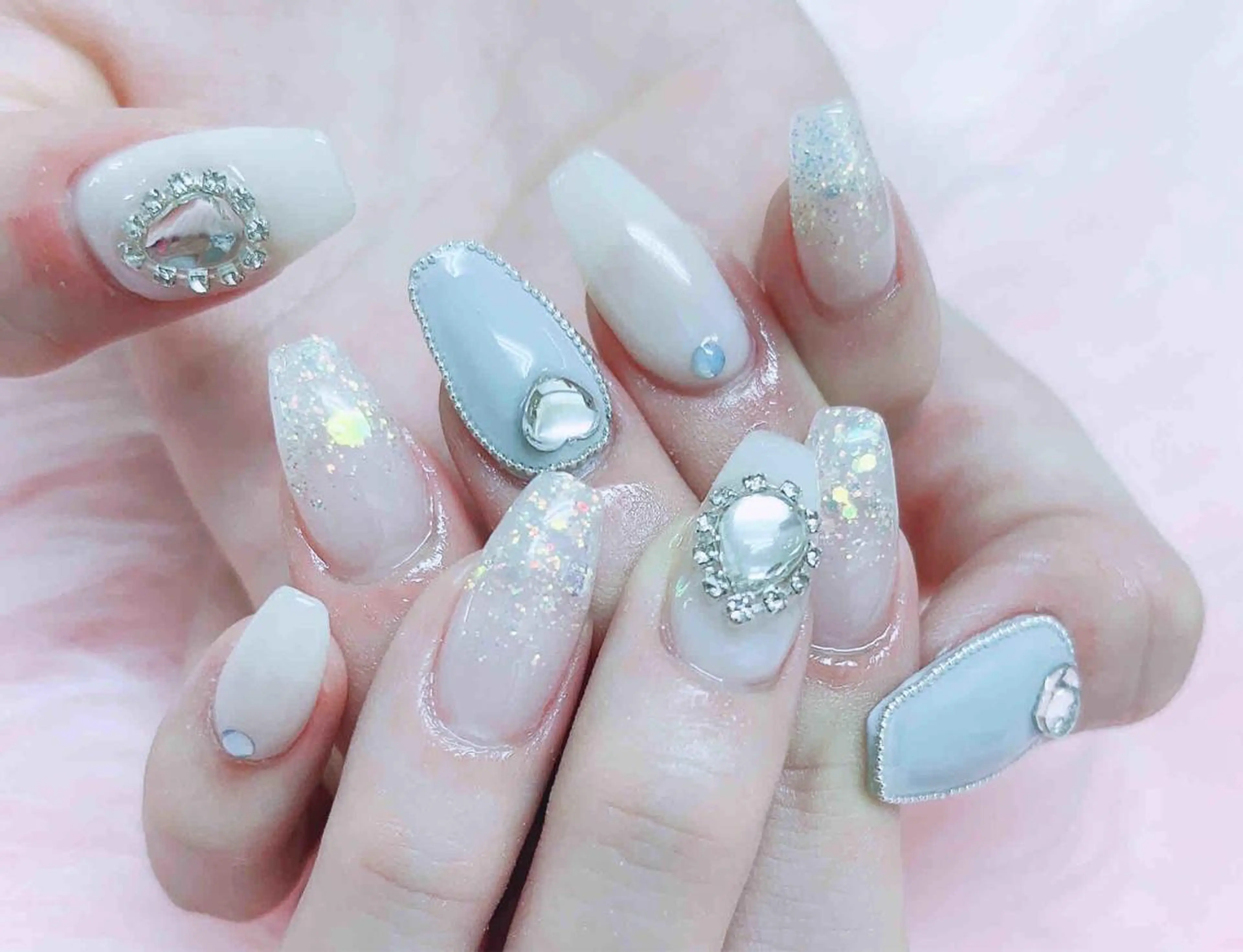 ネイル ハンドネイル MoonNail ユリ🌸のネイルデザイン