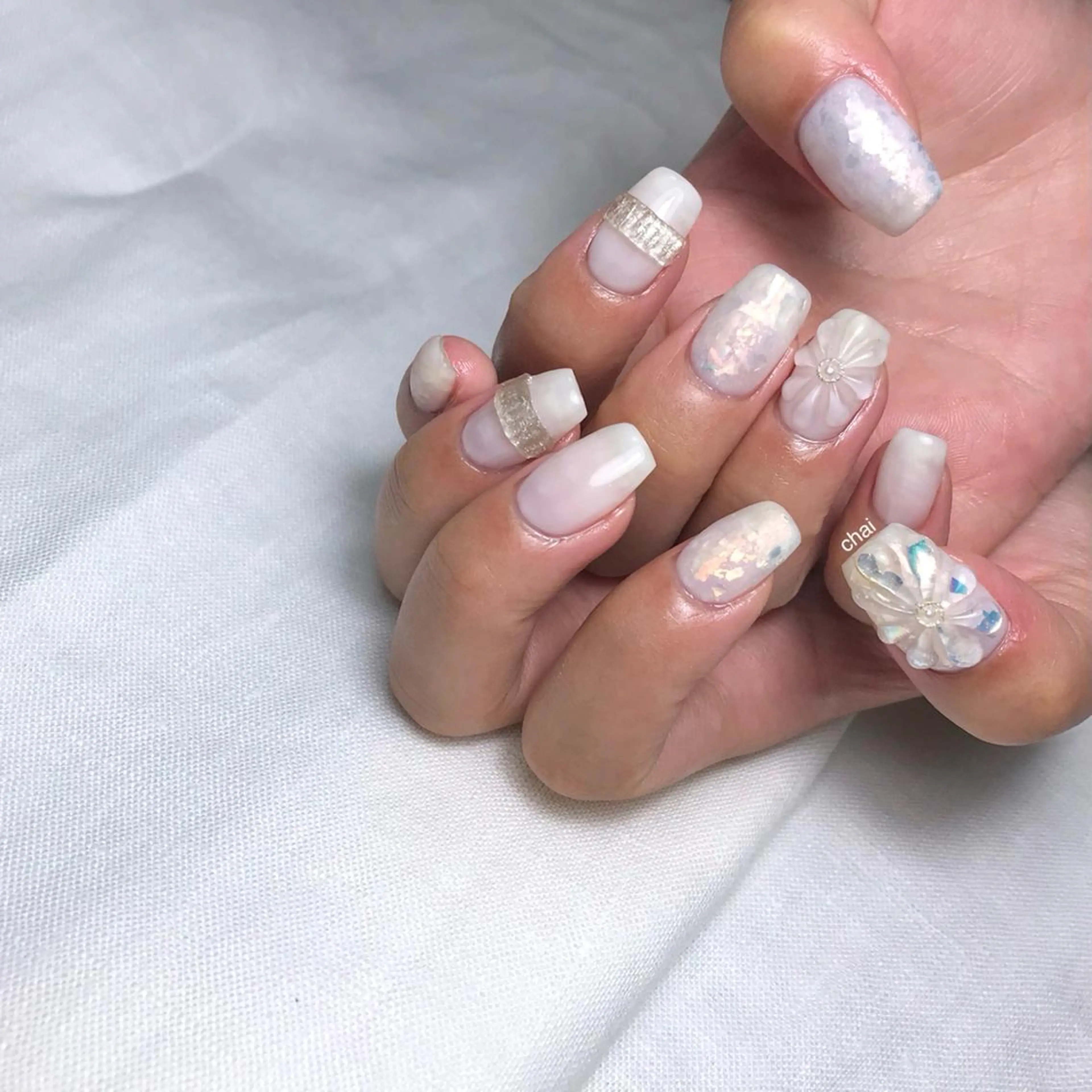 ネイル オーロラネイル フラワーネイル マグネットネイル ぷっくりネイル ハンドネイル 💅chainail _aiのネイルデザイン