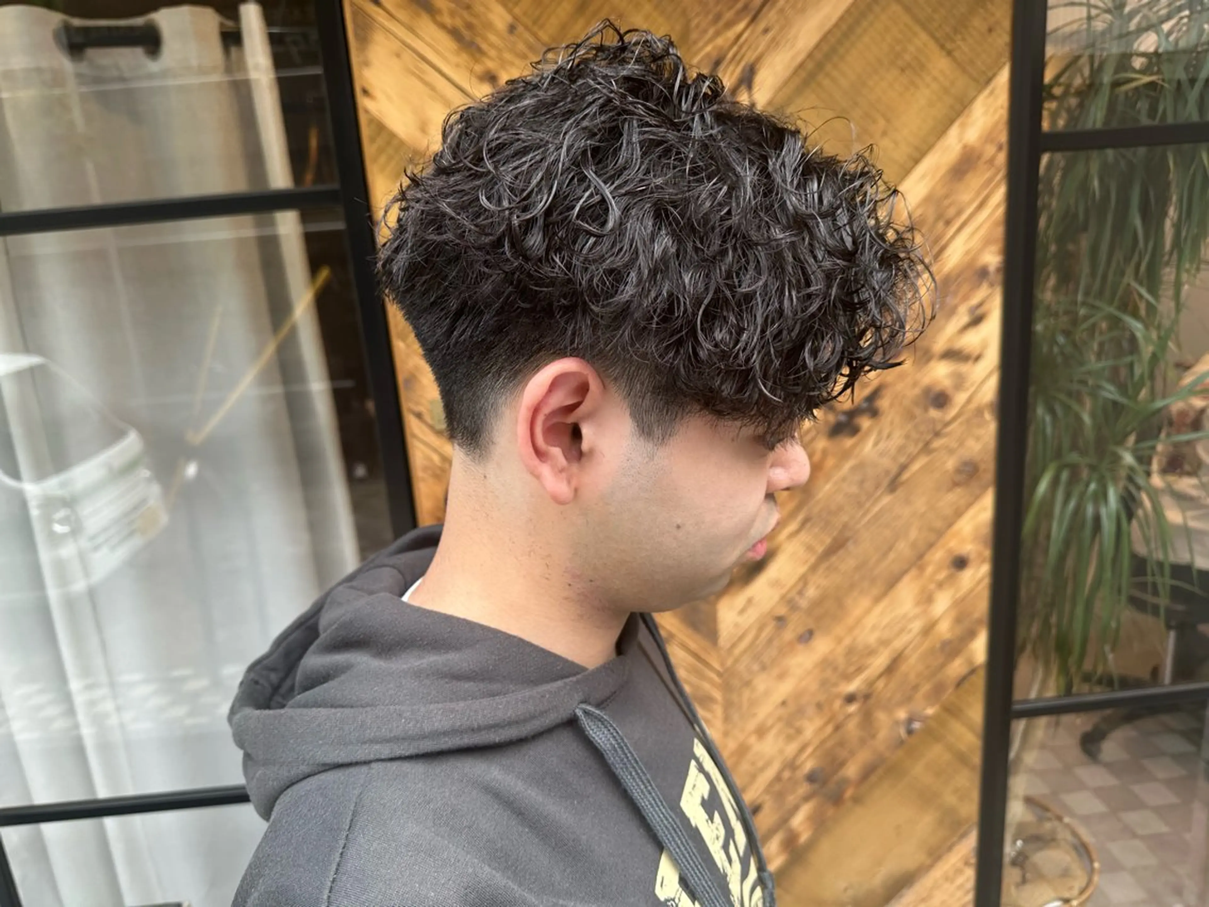 パーマ メンズ フェードカット メンズパーマ ニュアンスパーマ カット パーマ 【gemini店長】 メンズ特化中野稜平のヘアスタイル