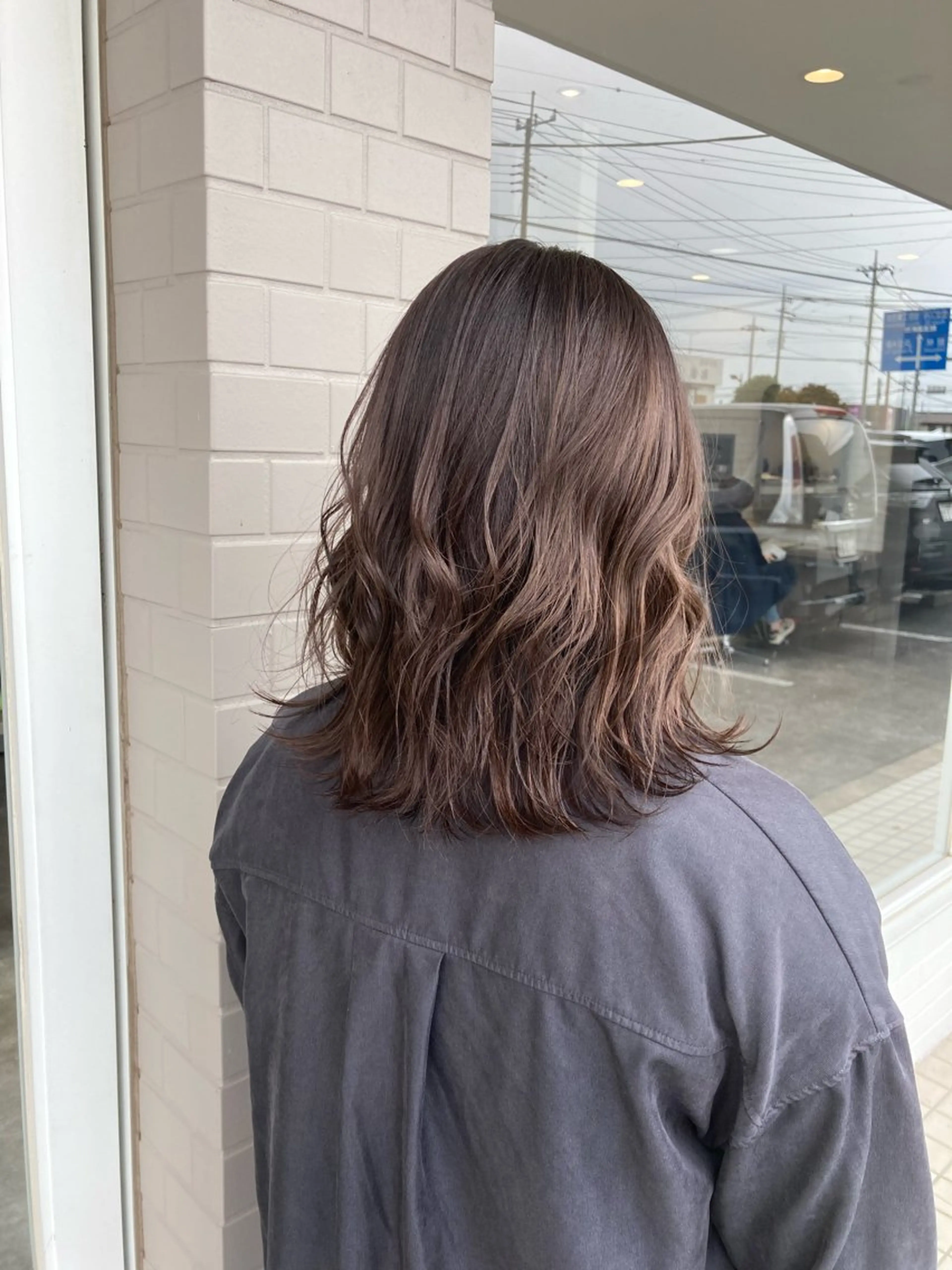 ミディアム カラー 星野 美沙のヘアスタイル