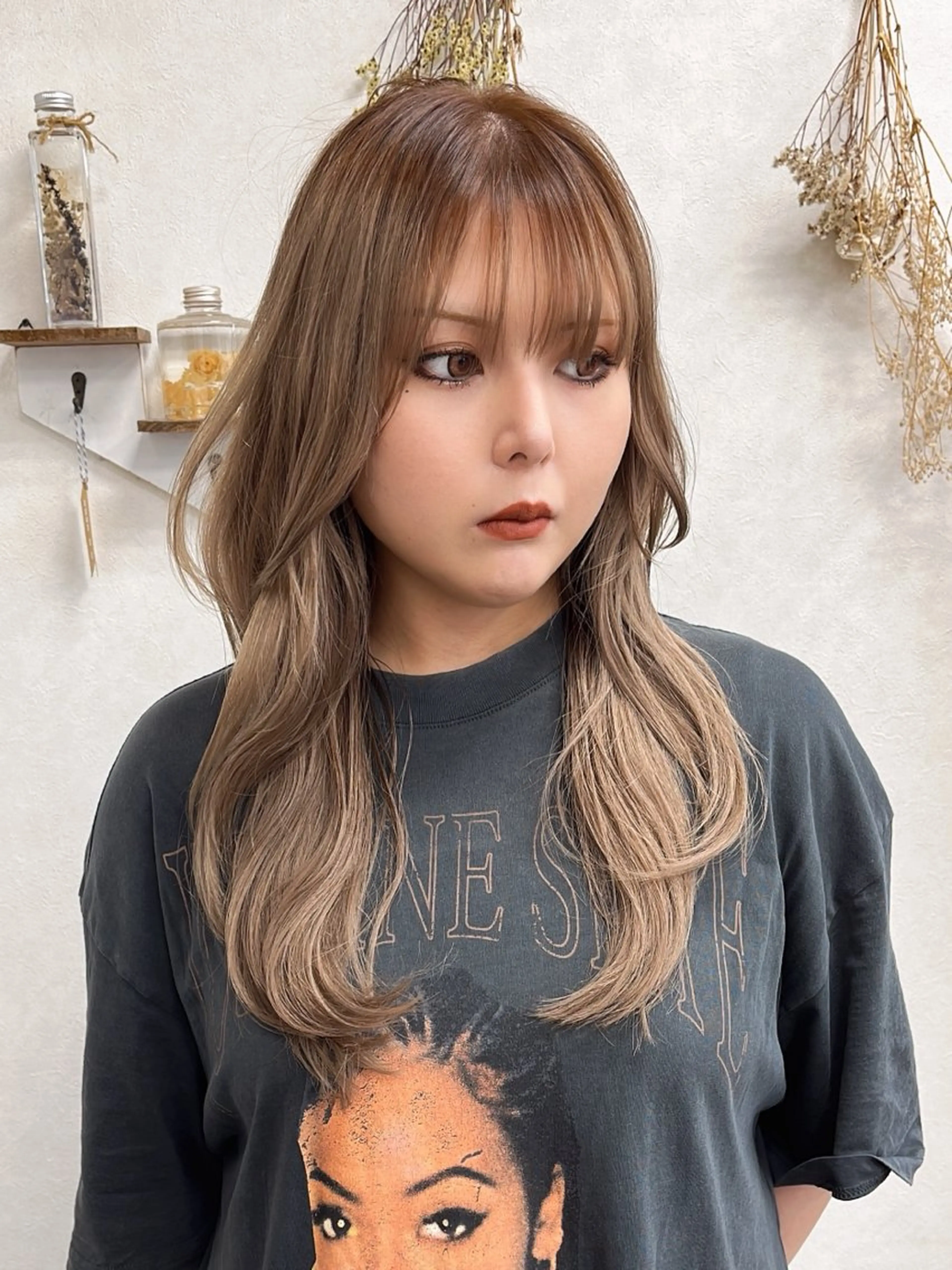 ロング レイヤーカット issy/ハイライト ハイトーン／レイヤーのヘアスタイル