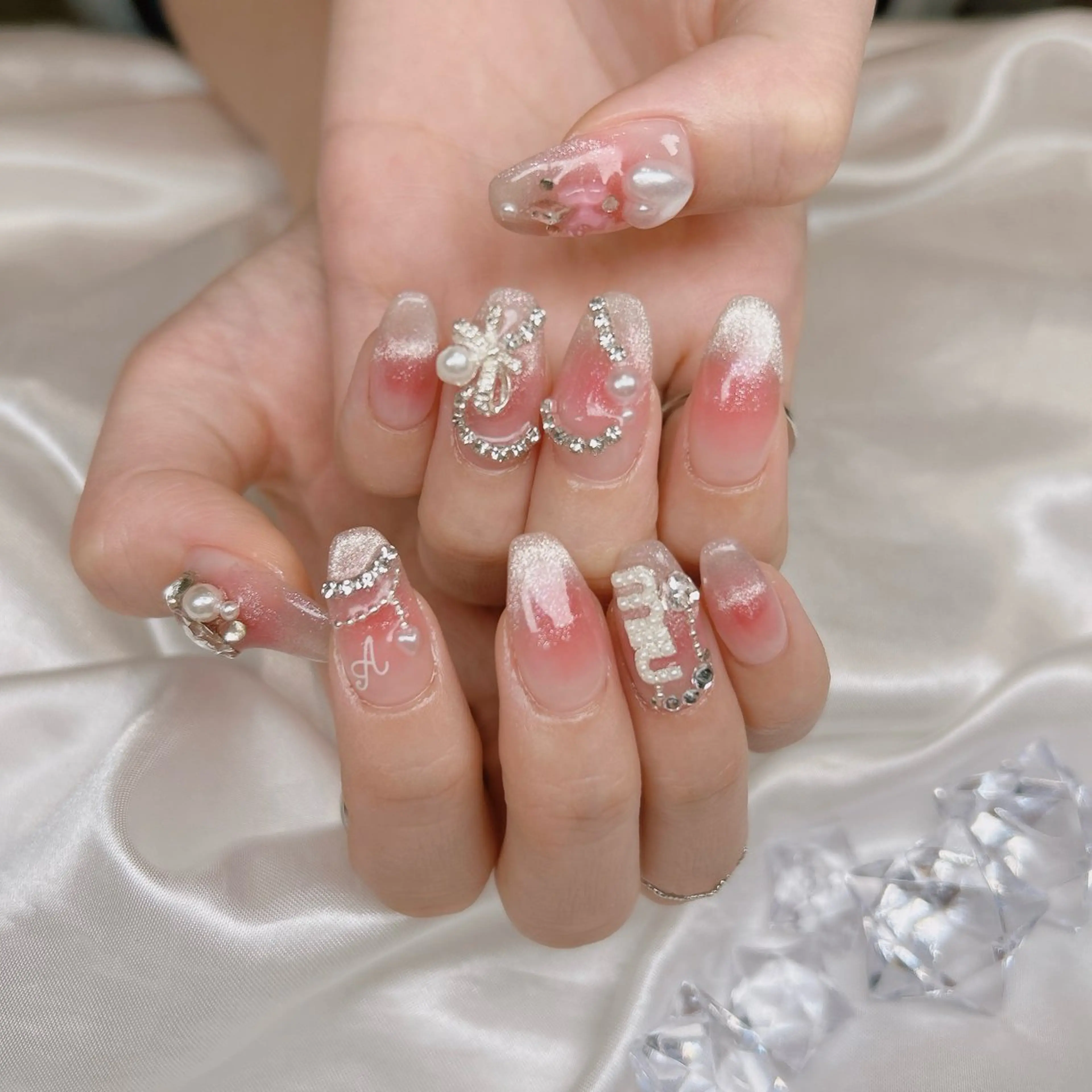 ネイル チークネイル キラキラネイル ハンドネイル junna 金山.東別院.上前津のネイルデザイン