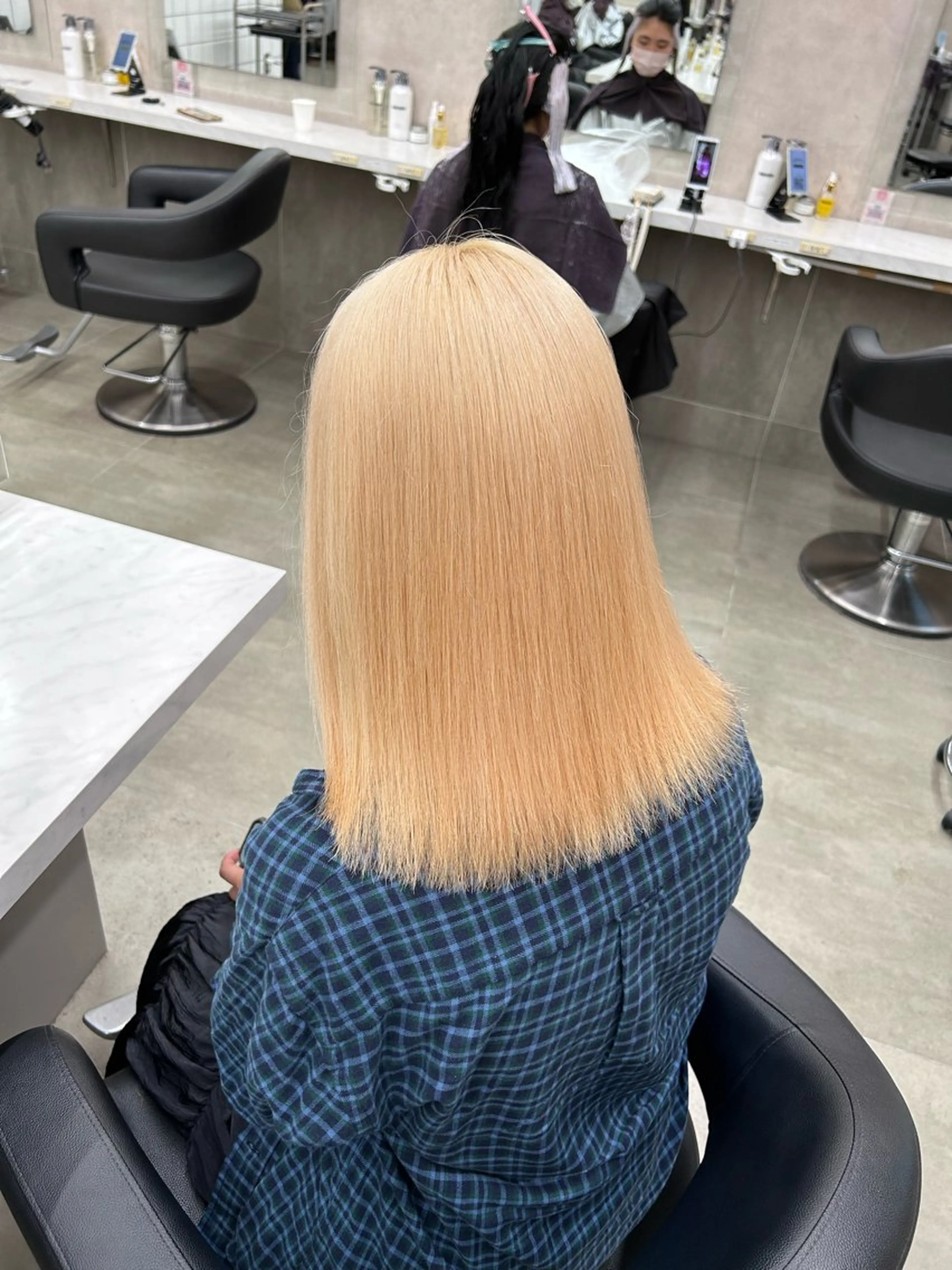 カラー ヘアカラー 透明感ベージュ🤎 ナチュラルレイヤーのヘアスタイル