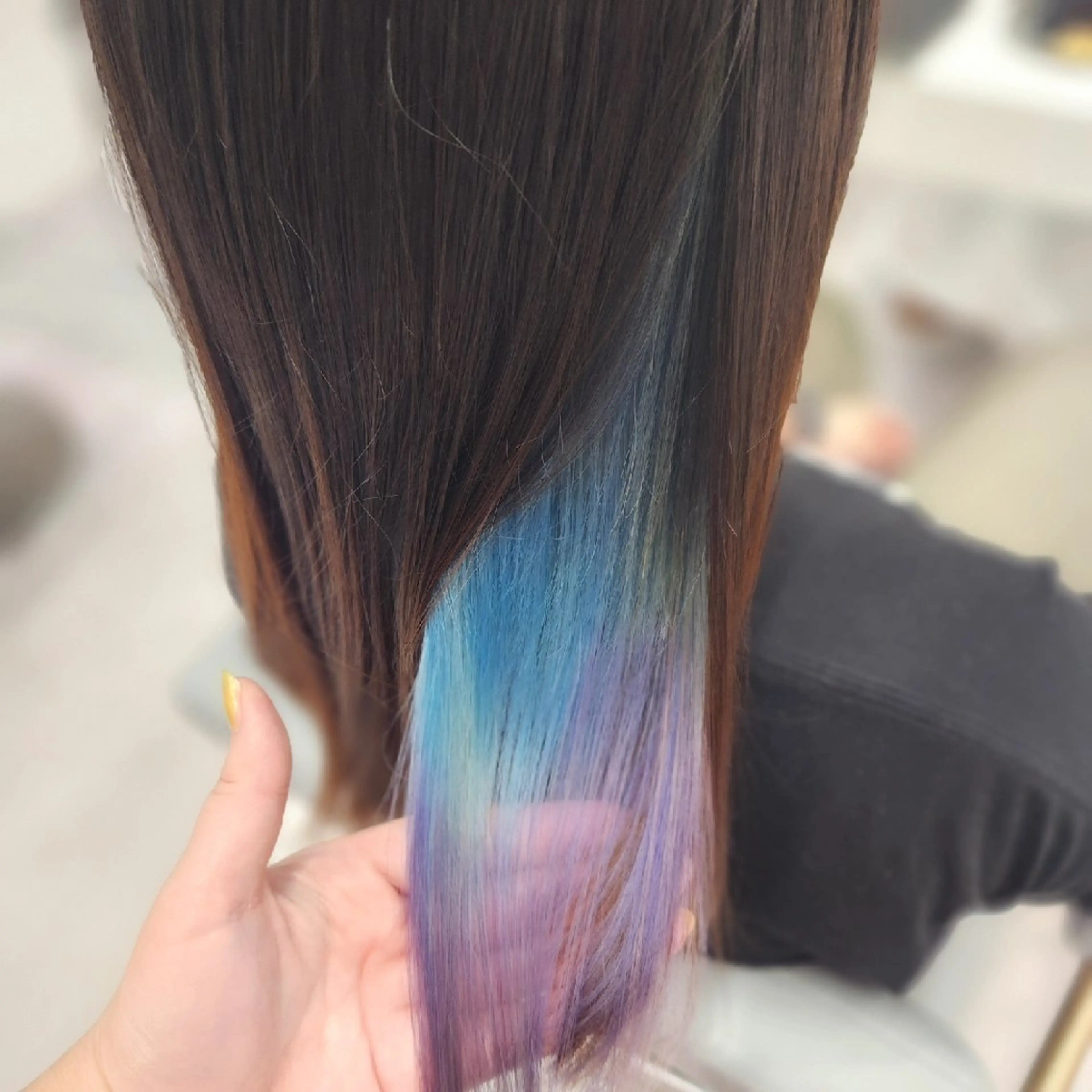 セミロング カラー 推しアニメカラー🌈 ツヤ透明感カラー🦄のヘアスタイル