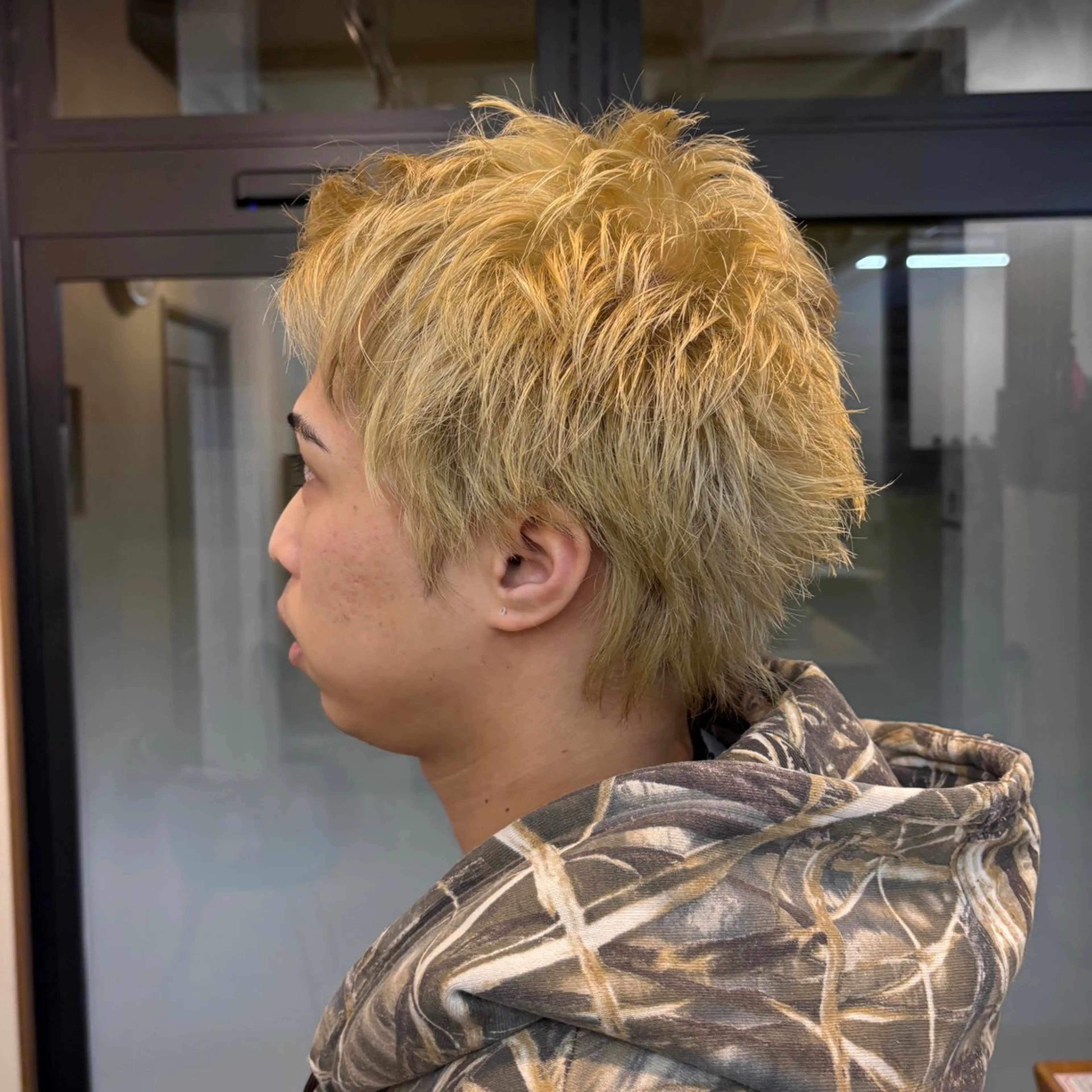 ショート カラー メンズ メンズブリーチ スパイキーショート ブリーチ ショートヘア ユウリ YURIのヘアスタイル