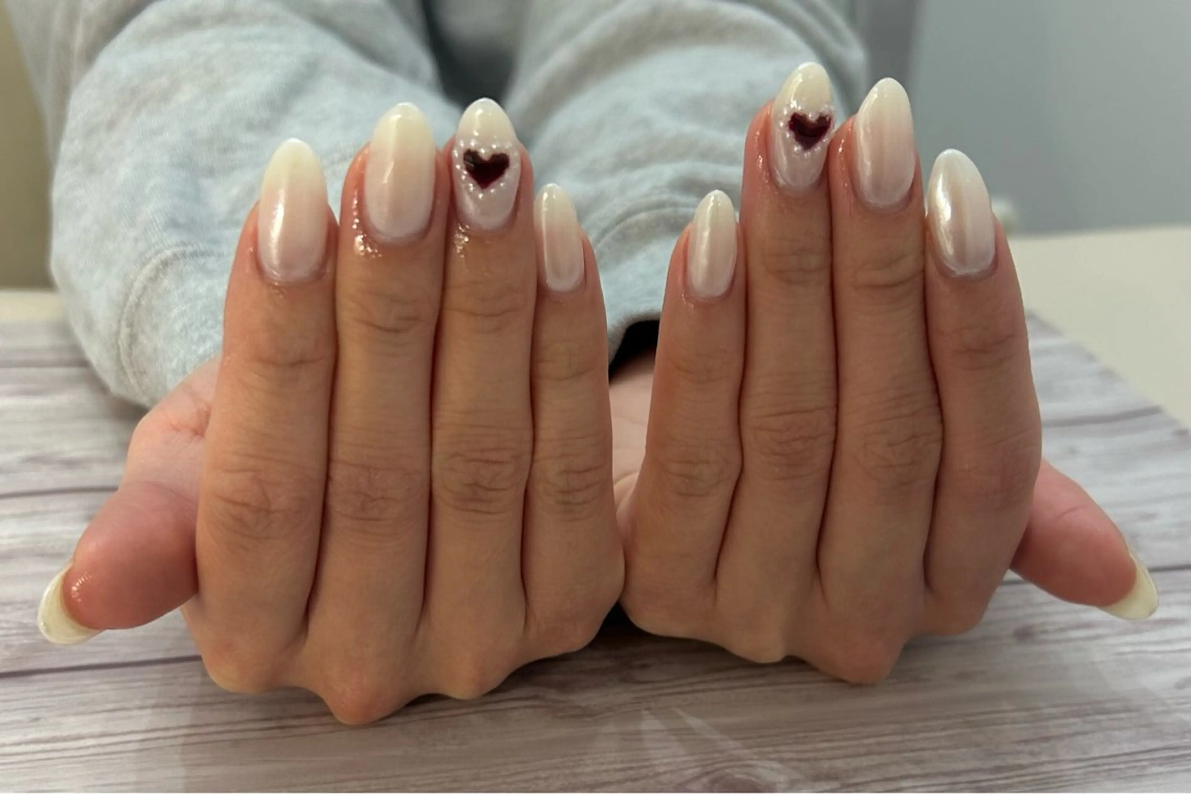 ネイル ミラーネイル ハンドネイル MYu Beauty Salon YURIのネイルデザイン